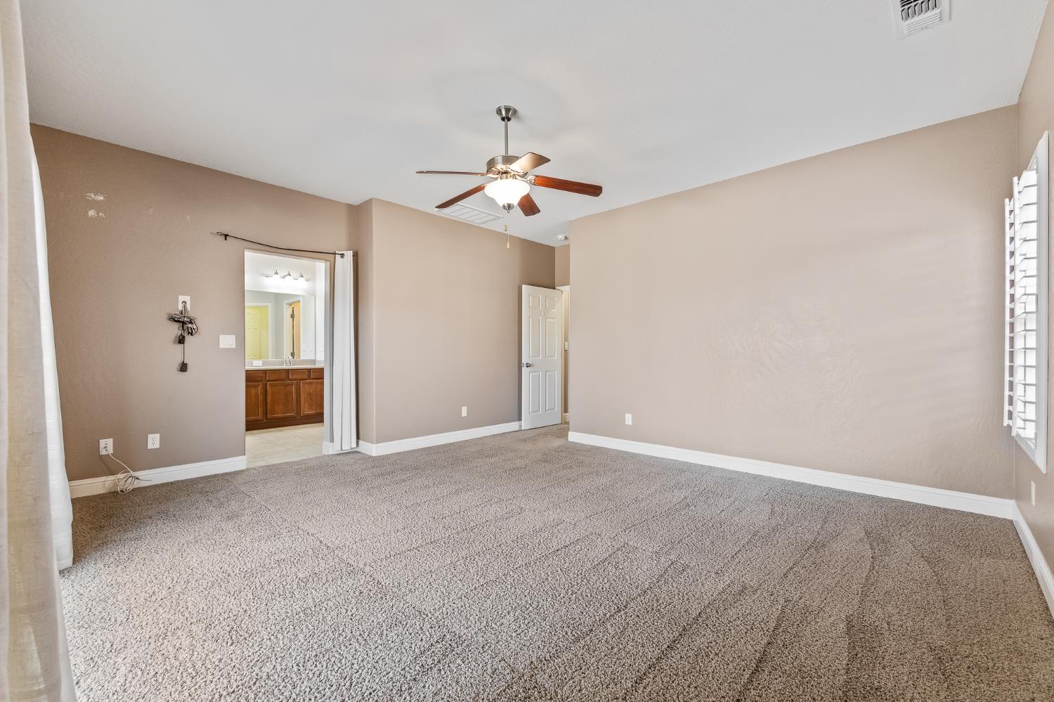 5848 E Platt Ave, Fresno, CA 93727