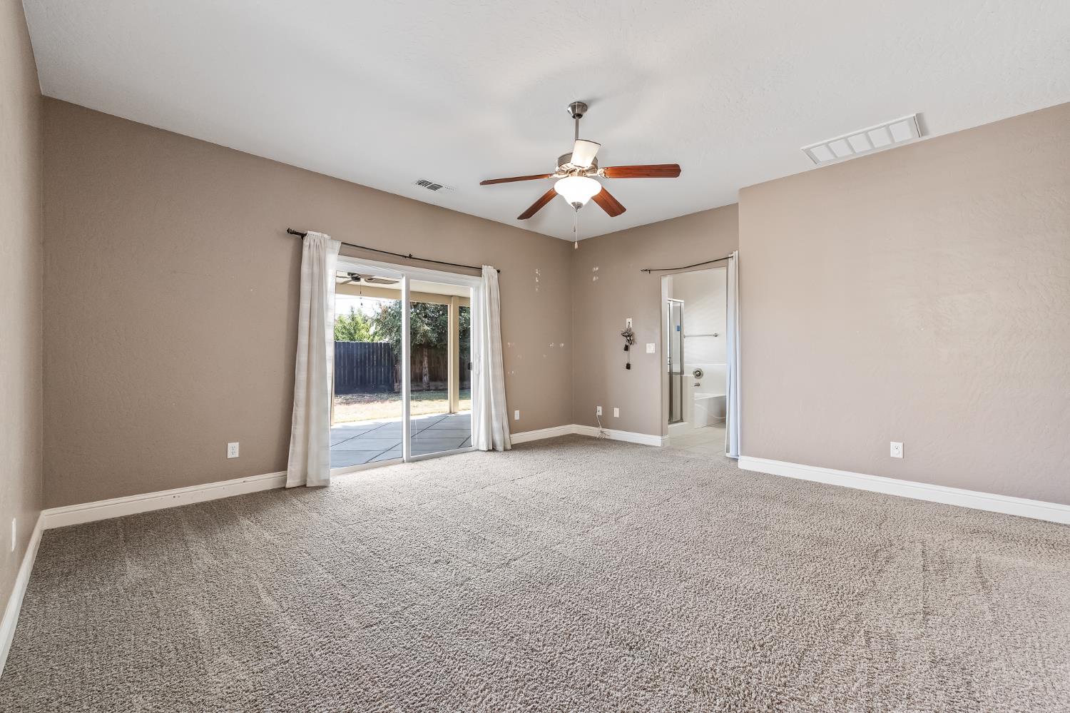 5848 E Platt Ave, Fresno, CA 93727
