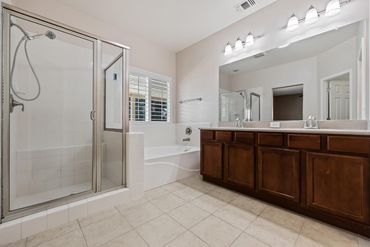 5848 E Platt Ave, Fresno, CA 93727