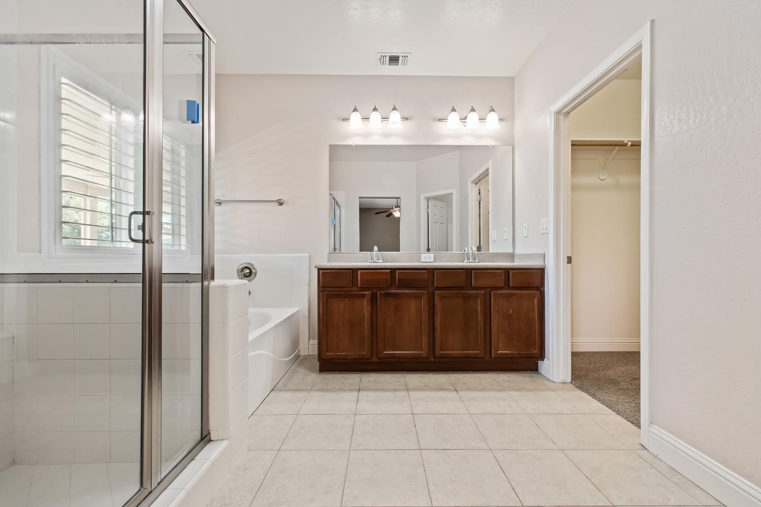 5848 E Platt Ave, Fresno, CA 93727