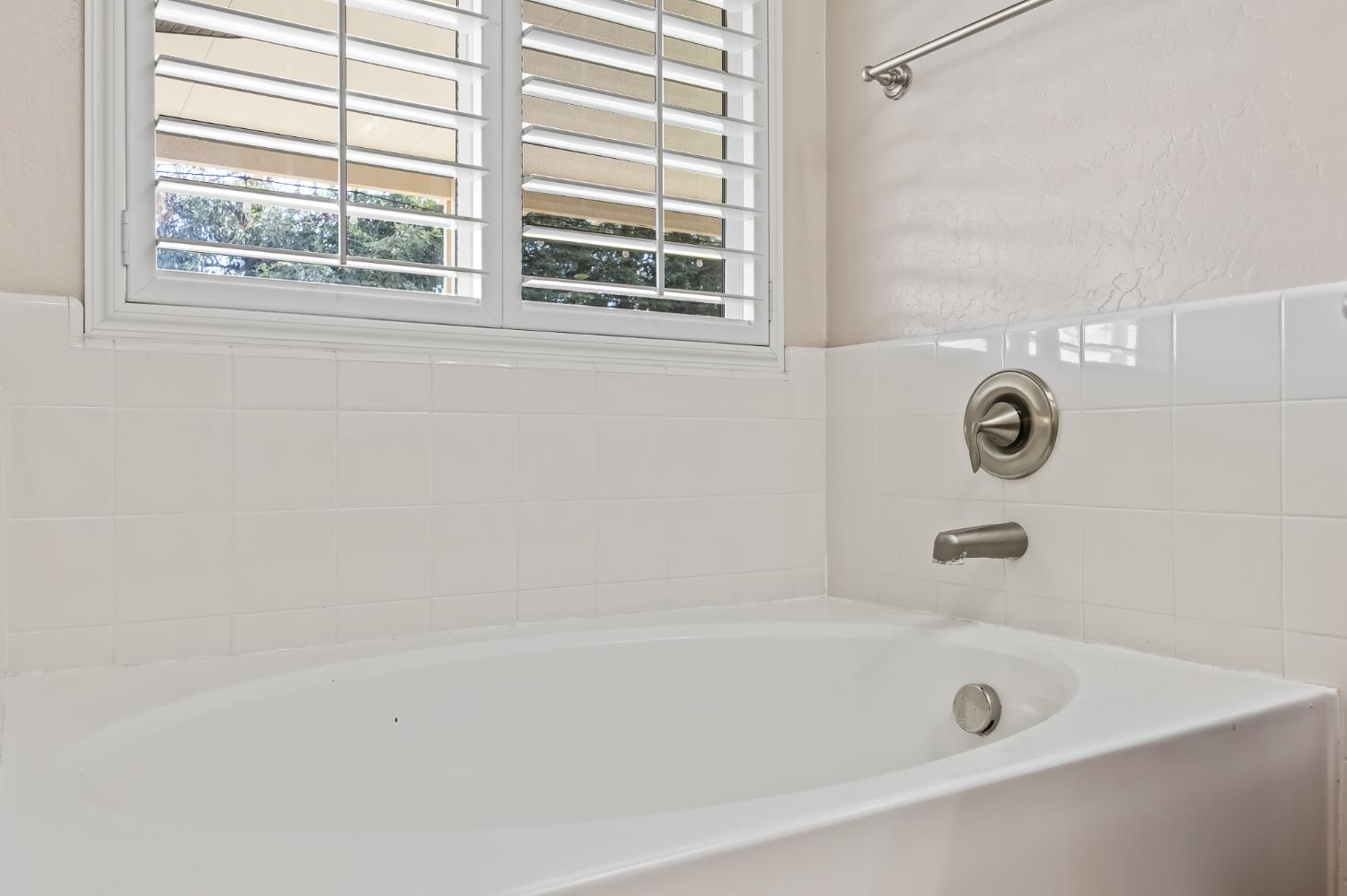 5848 E Platt Ave, Fresno, CA 93727
