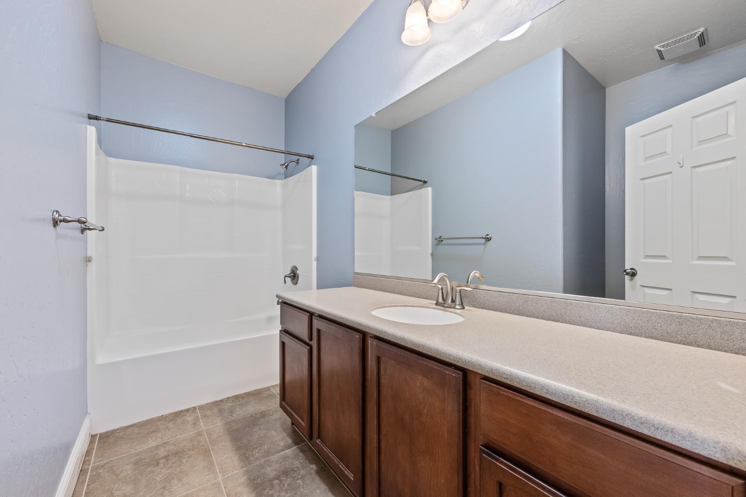 5848 E Platt Ave, Fresno, CA 93727