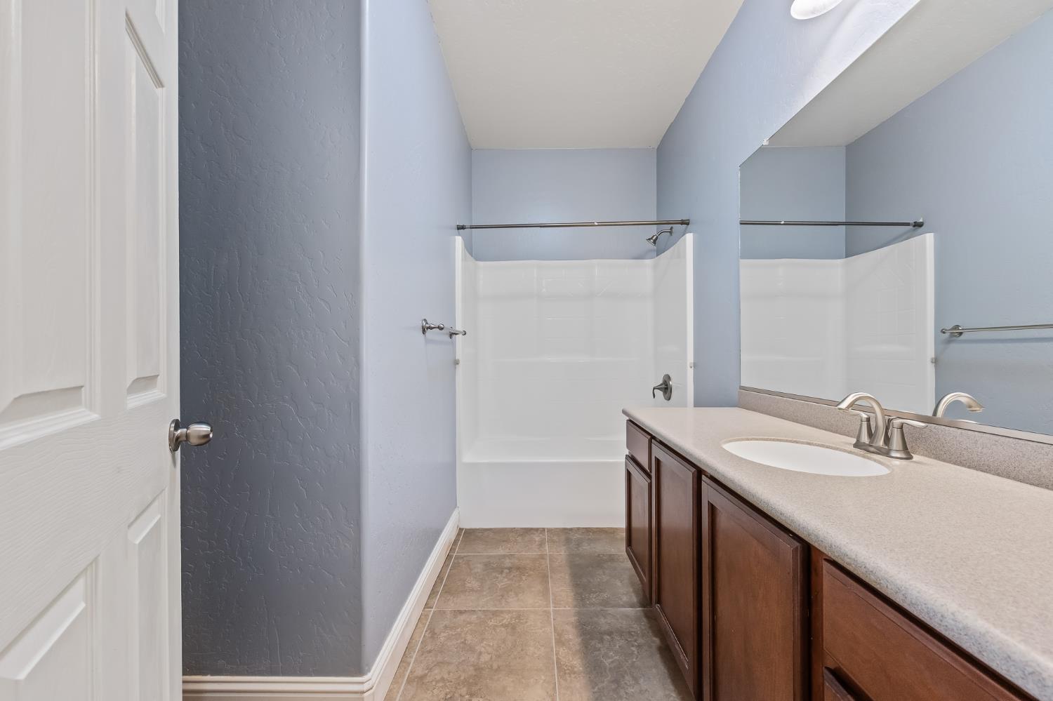 5848 E Platt Ave, Fresno, CA 93727