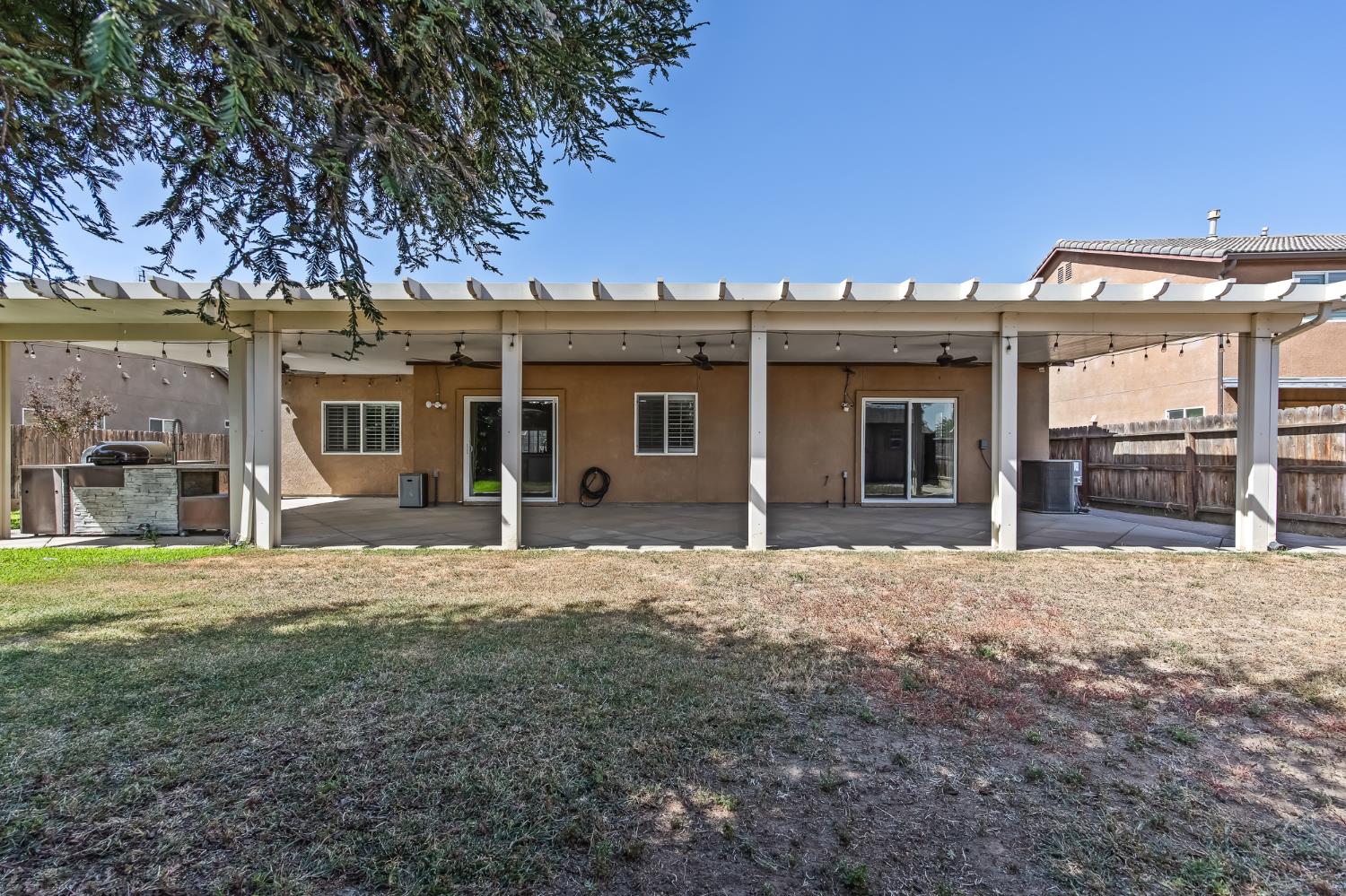 5848 E Platt Ave, Fresno, CA 93727