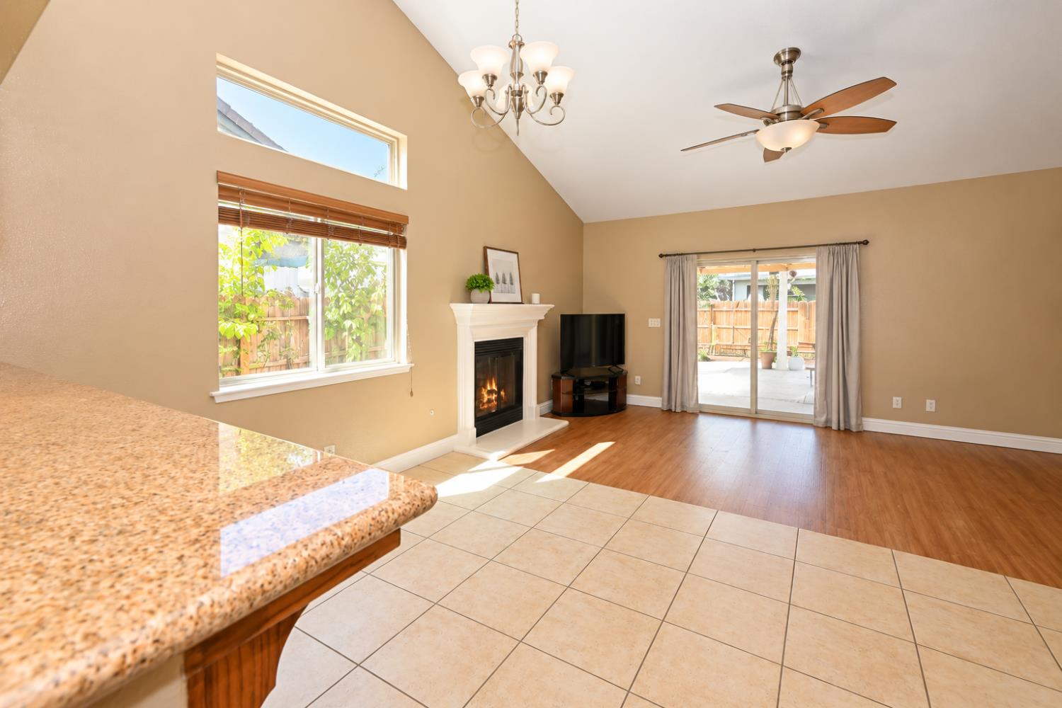 6686 E Amherst Ave, Fresno, CA 93727