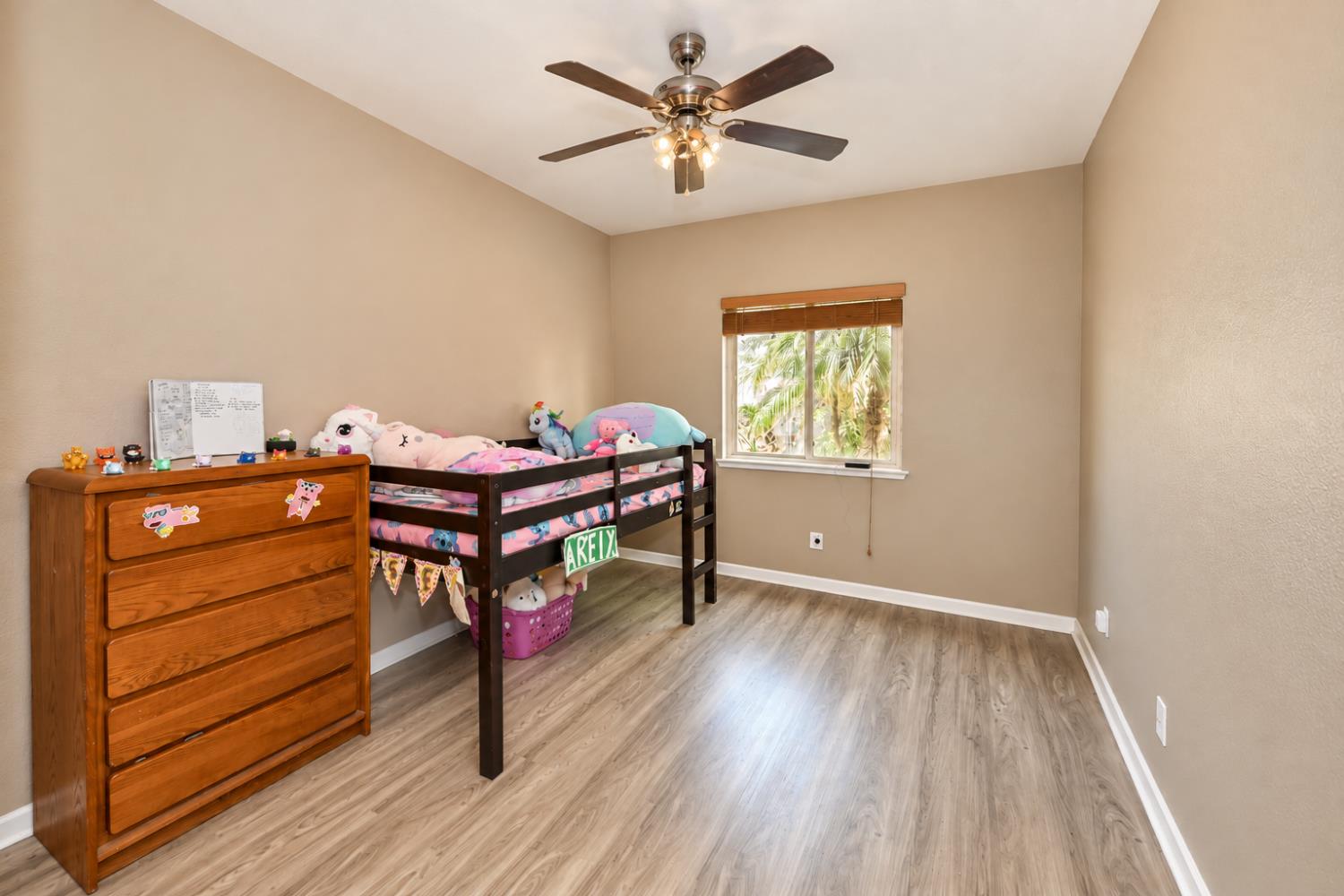 6686 E Amherst Ave, Fresno, CA 93727