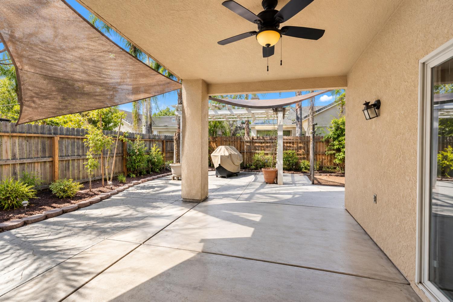 6686 E Amherst Ave, Fresno, CA 93727