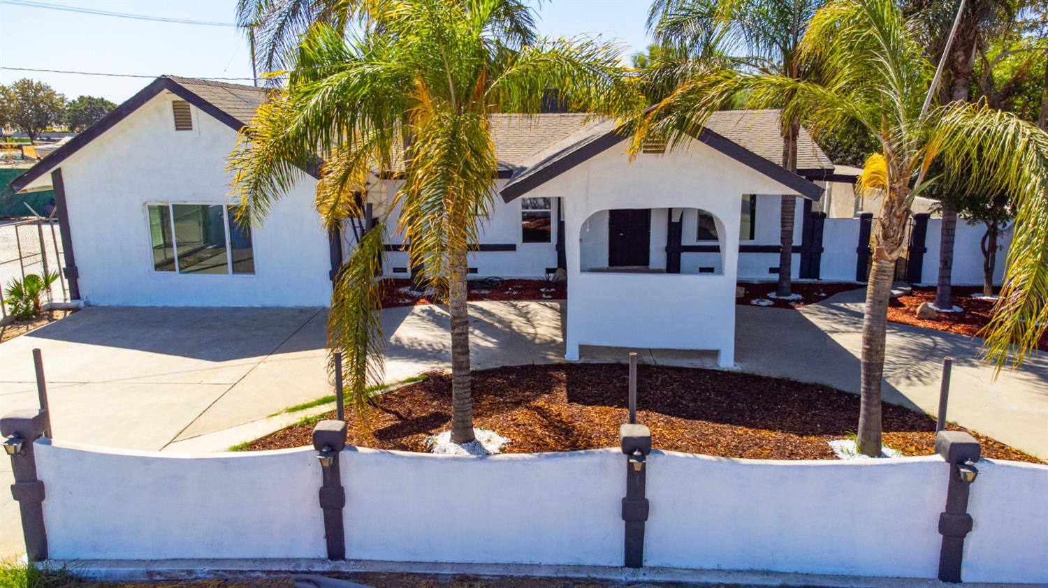 815 E 5Th St, Hanford, CA 93230