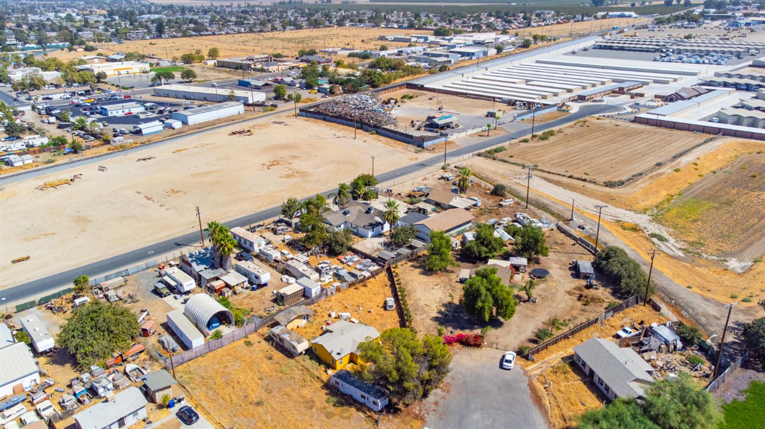 815 E 5Th St, Hanford, CA 93230