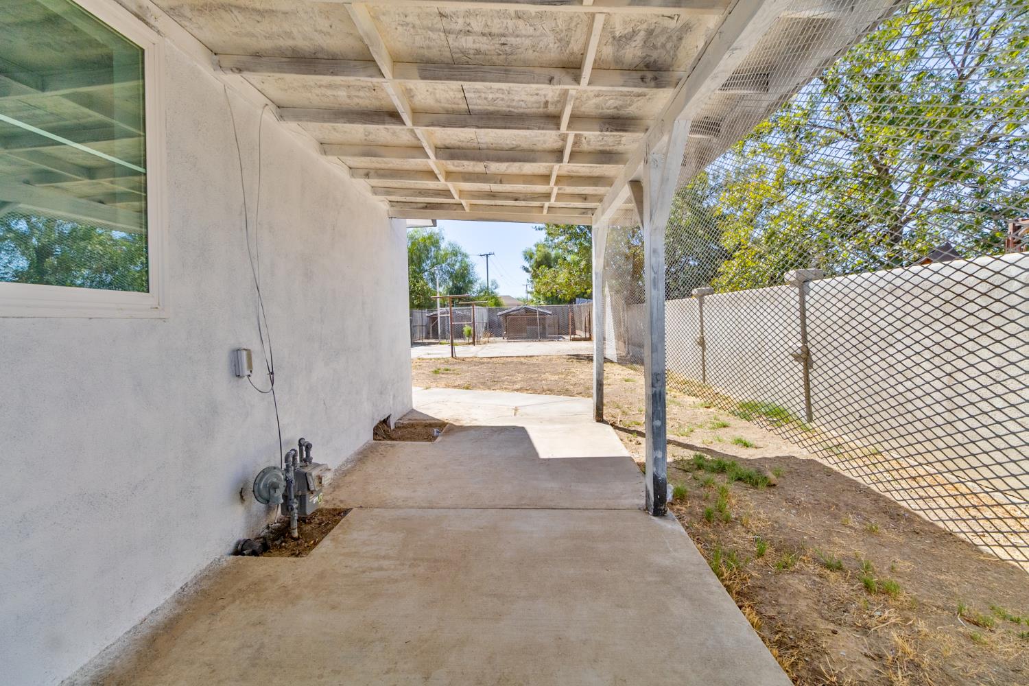 815 E 5Th St, Hanford, CA 93230