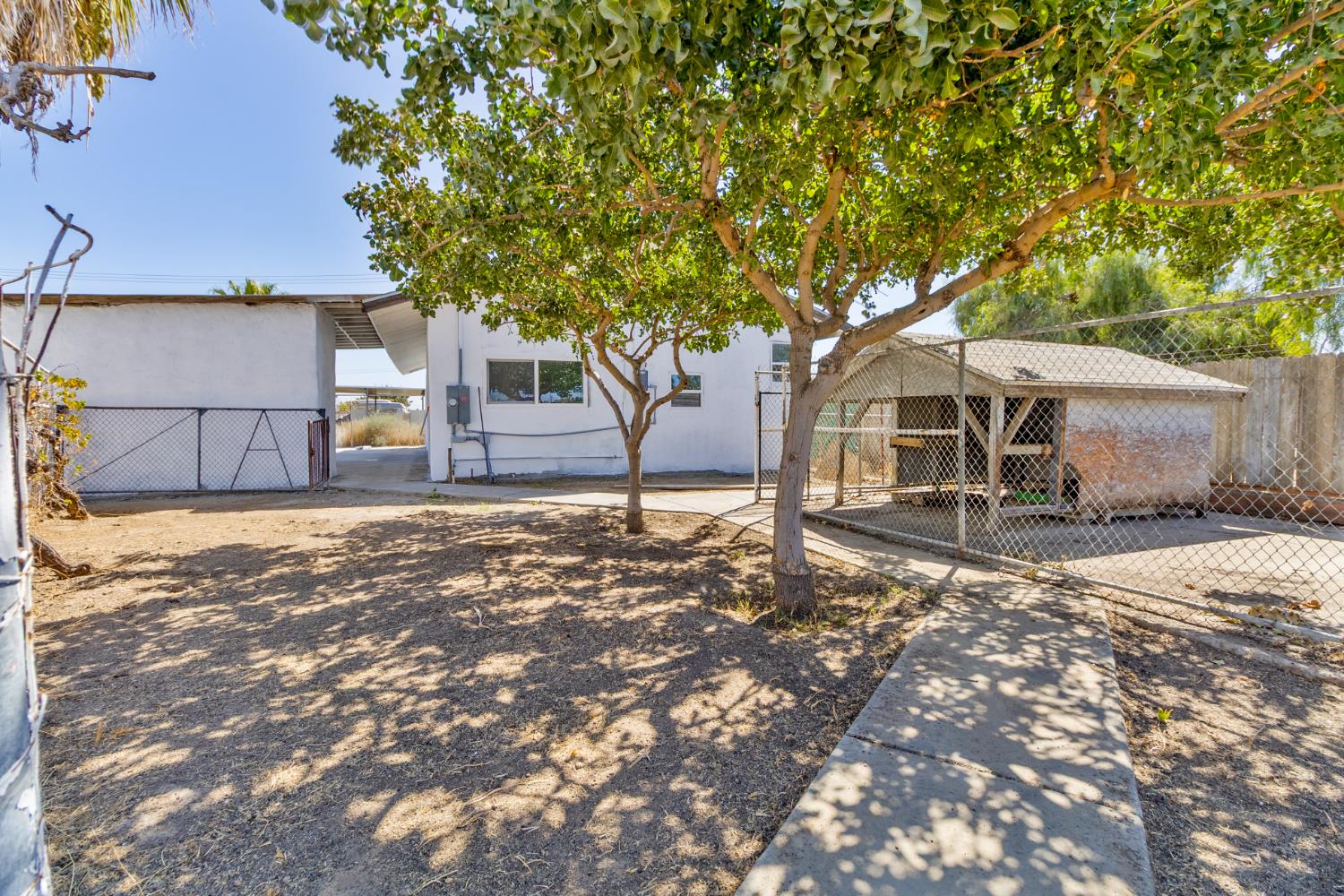 815 E 5Th St, Hanford, CA 93230