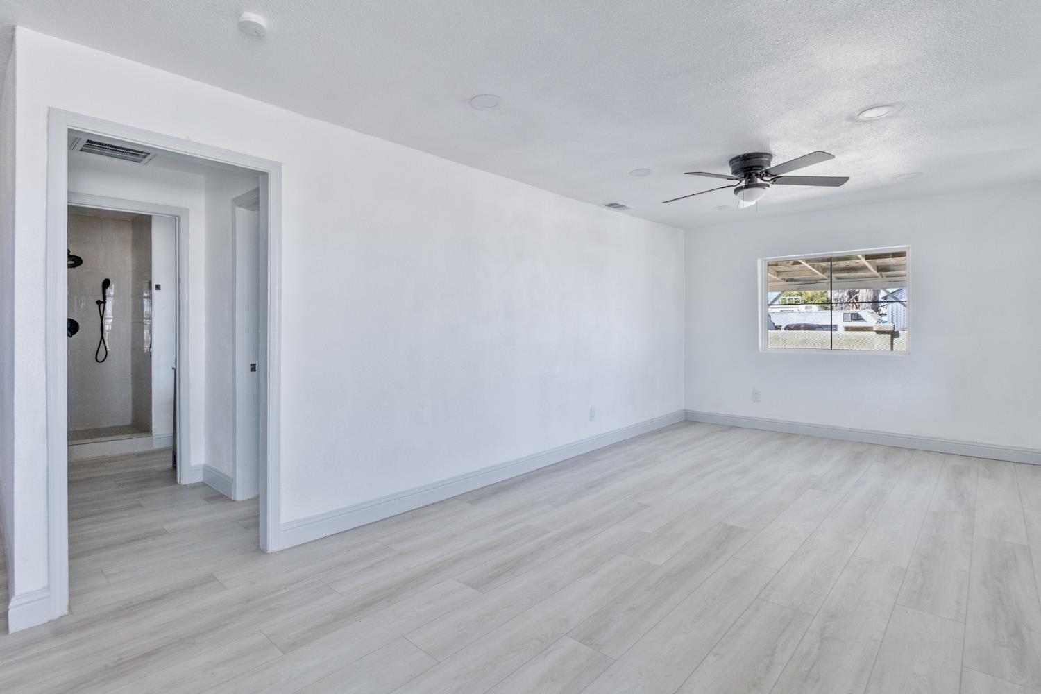 815 E 5Th St, Hanford, CA 93230