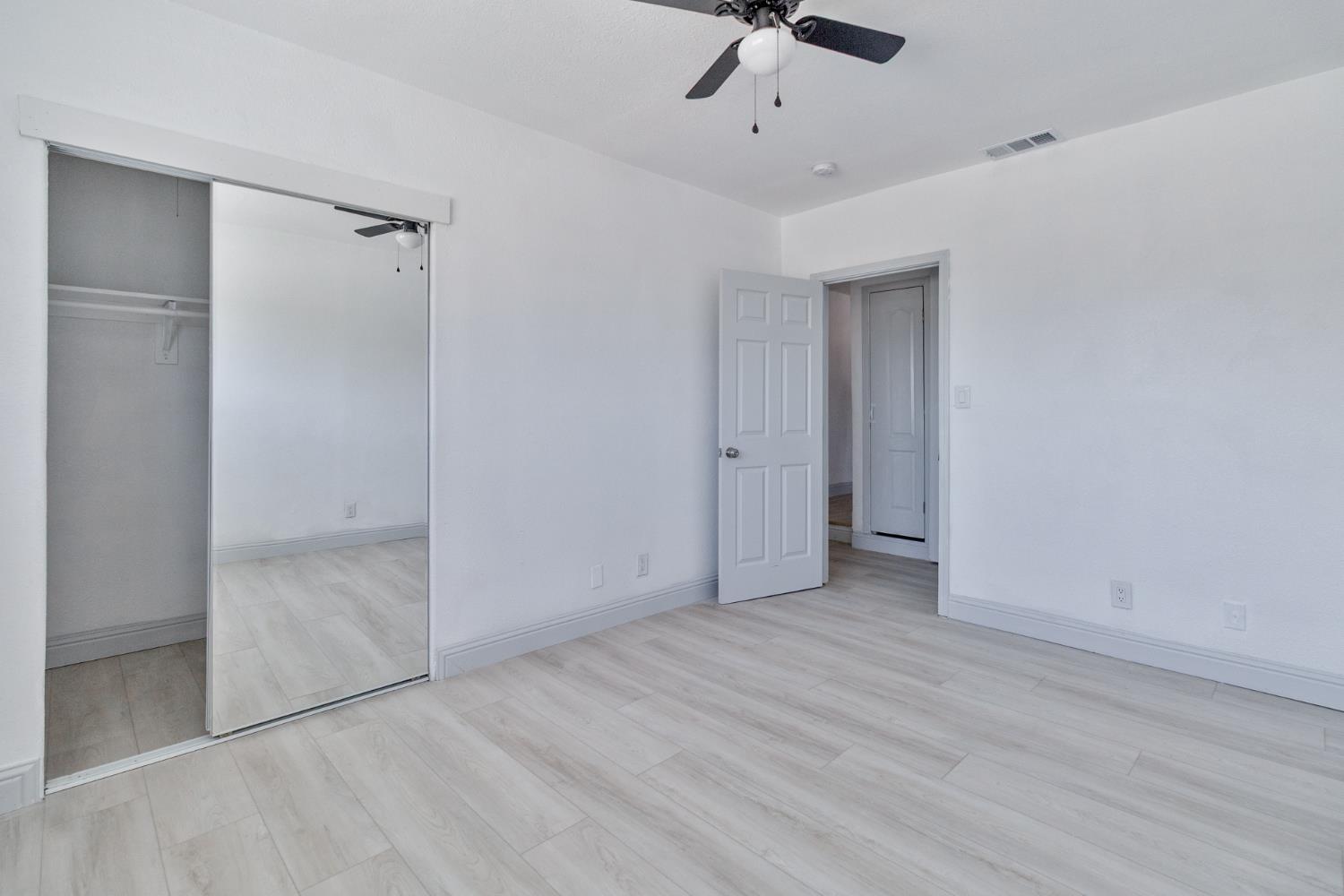 815 E 5Th St, Hanford, CA 93230
