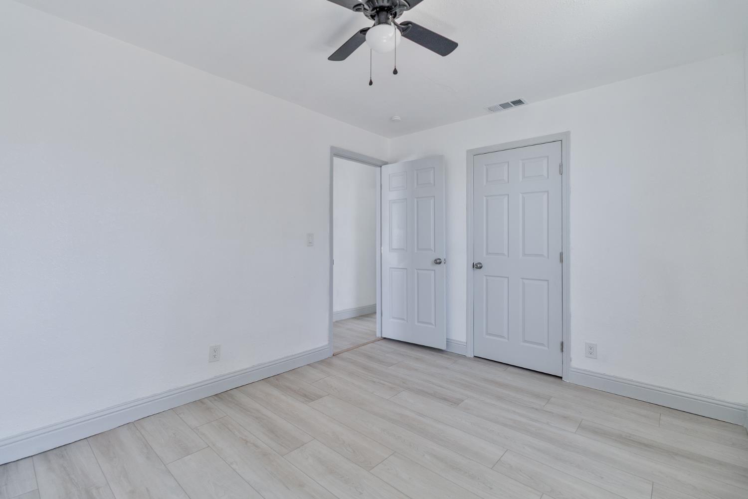 815 E 5Th St, Hanford, CA 93230