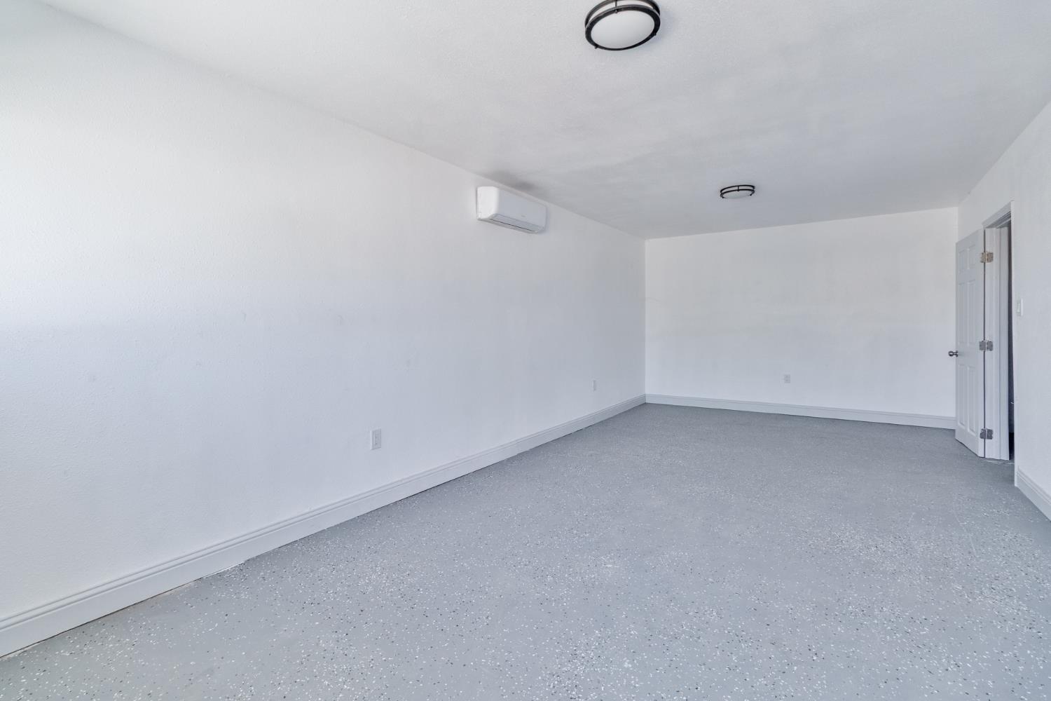 815 E 5Th St, Hanford, CA 93230