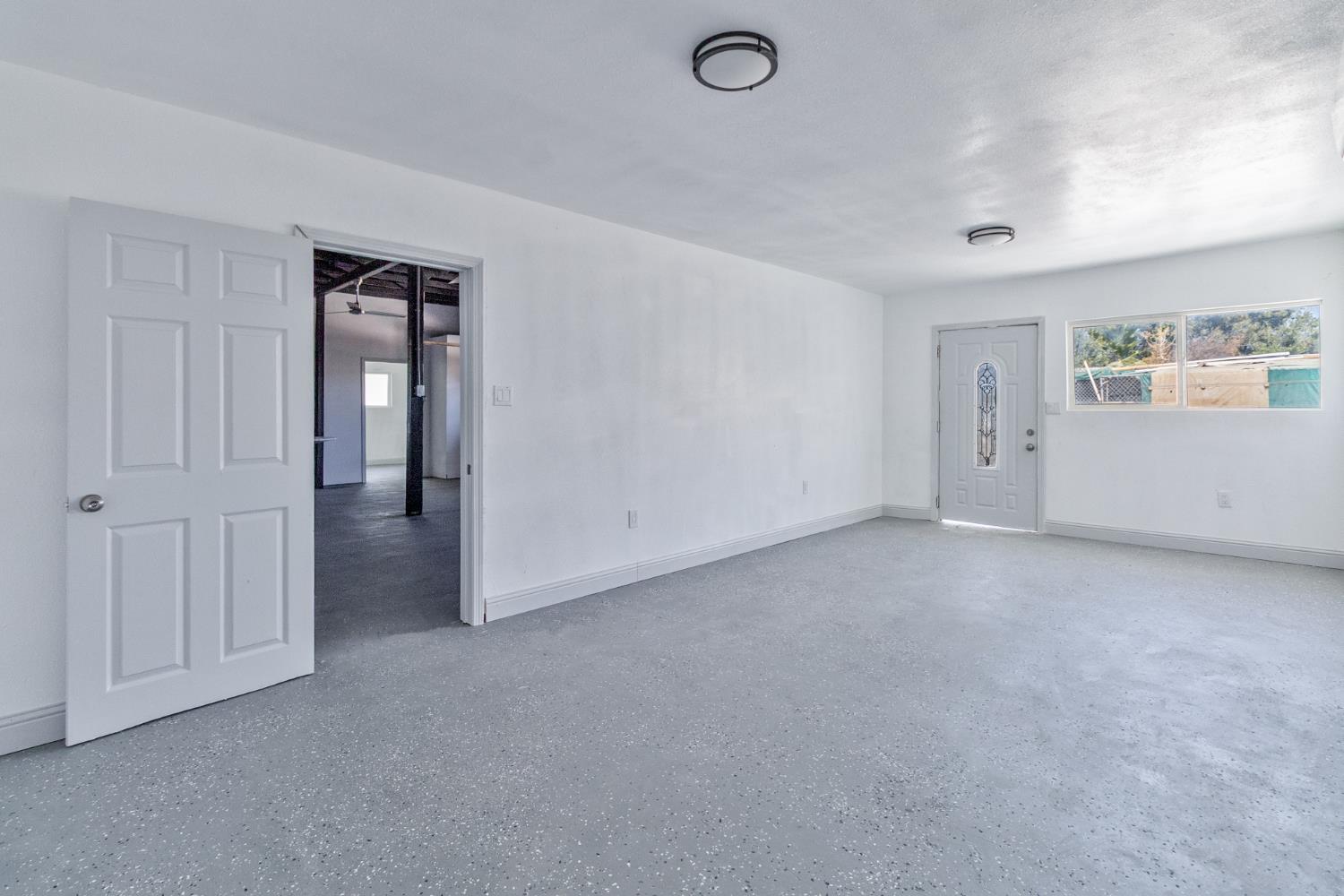 815 E 5Th St, Hanford, CA 93230