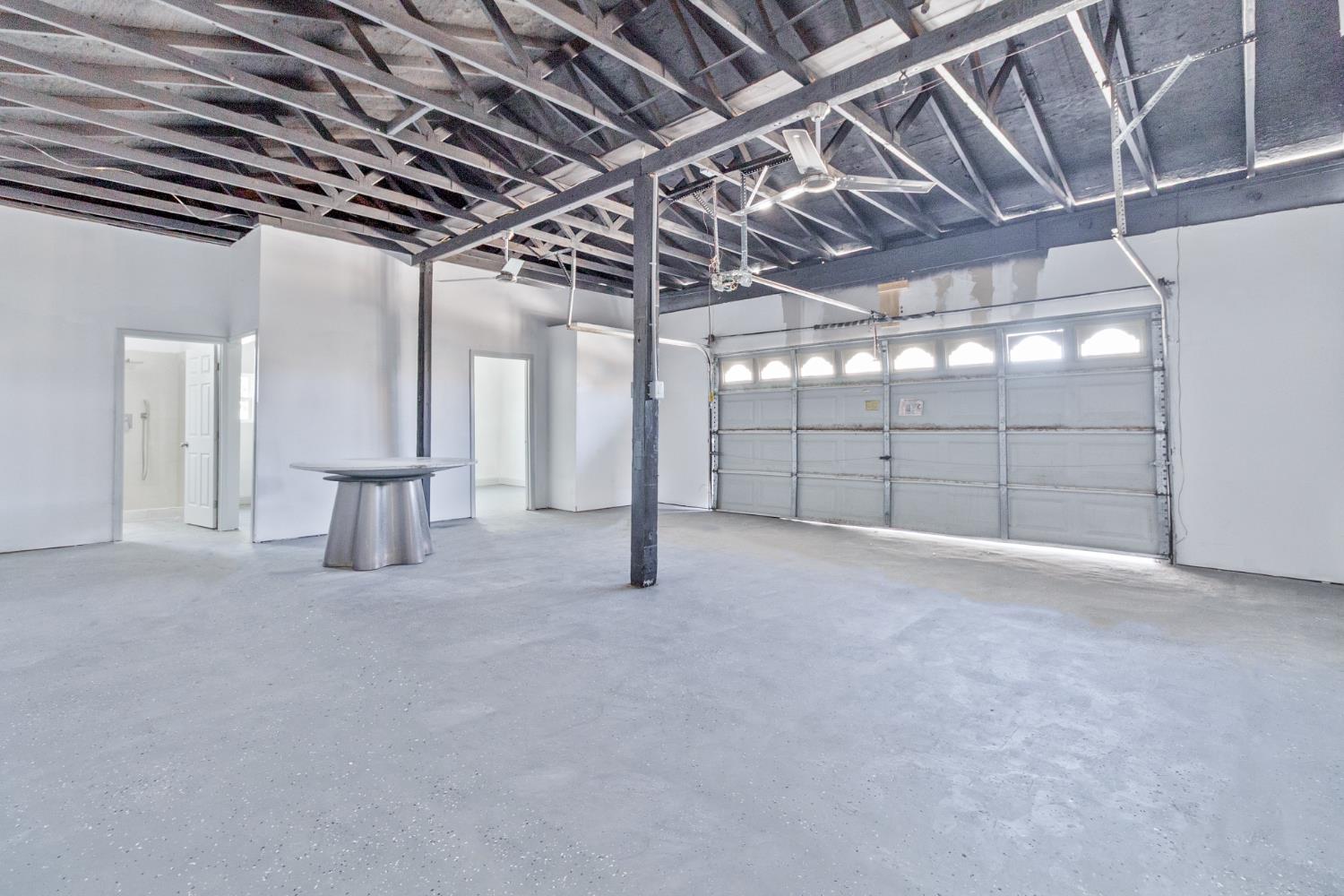 815 E 5Th St, Hanford, CA 93230