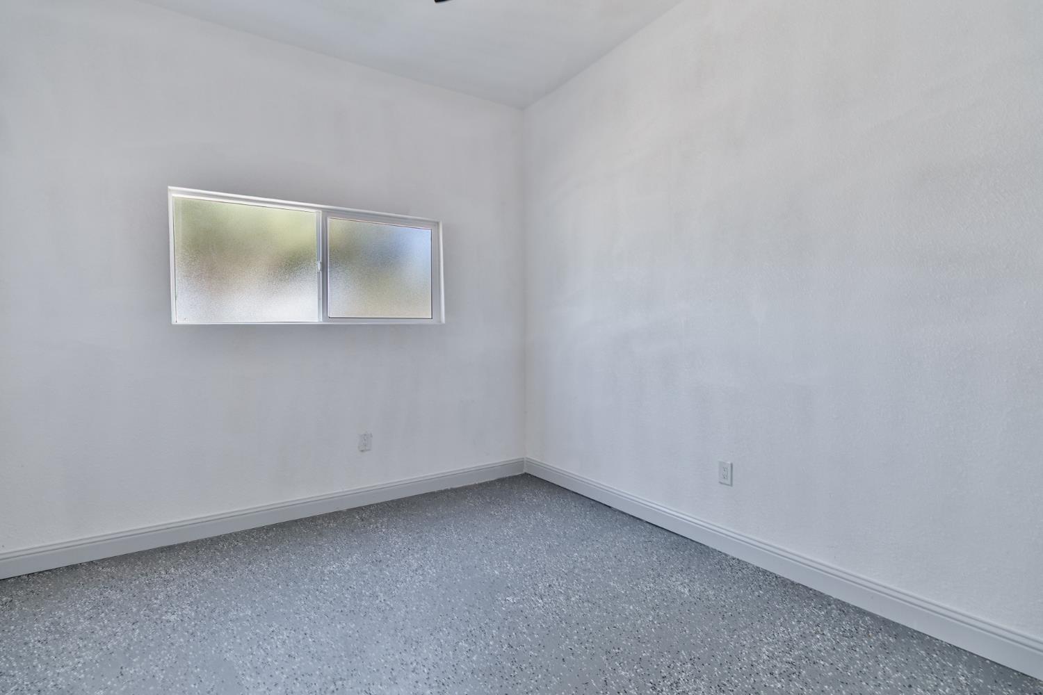 815 E 5Th St, Hanford, CA 93230