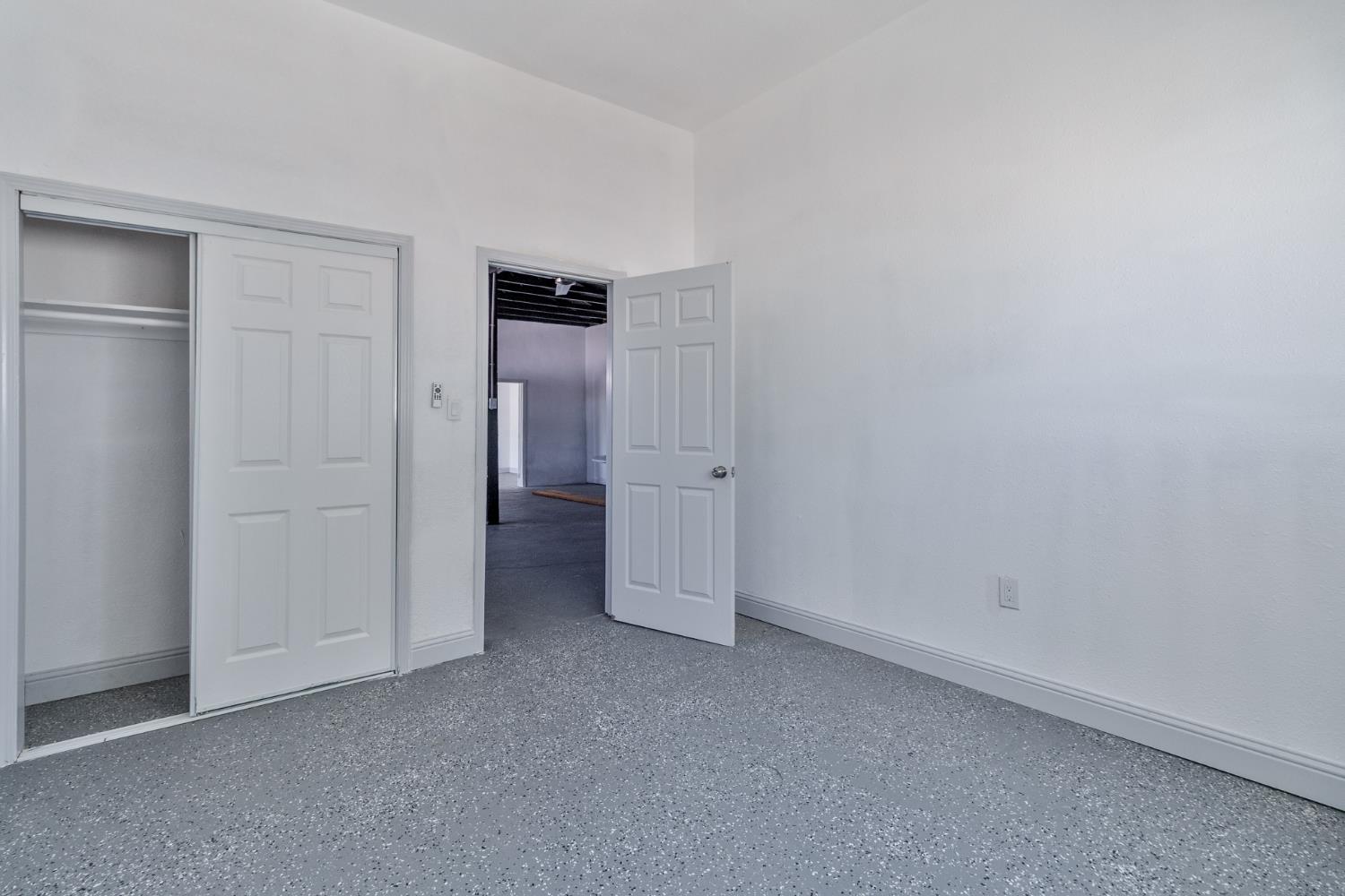 815 E 5Th St, Hanford, CA 93230