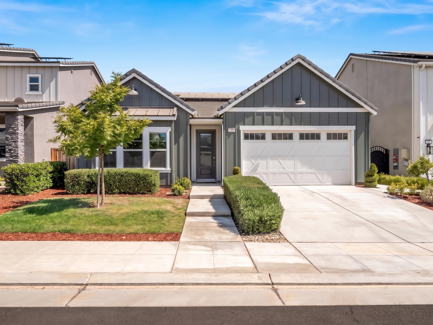 143 Timberline Way S, Madera, CA 93636