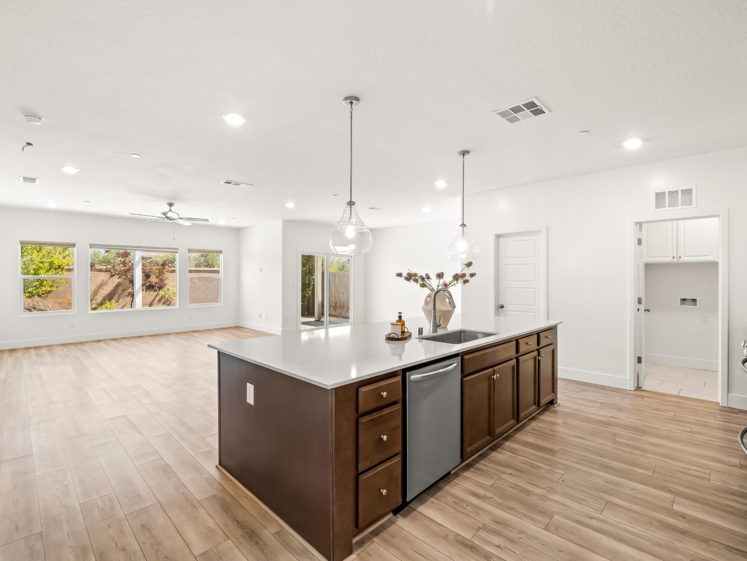143 Timberline Way S, Madera, CA 93636