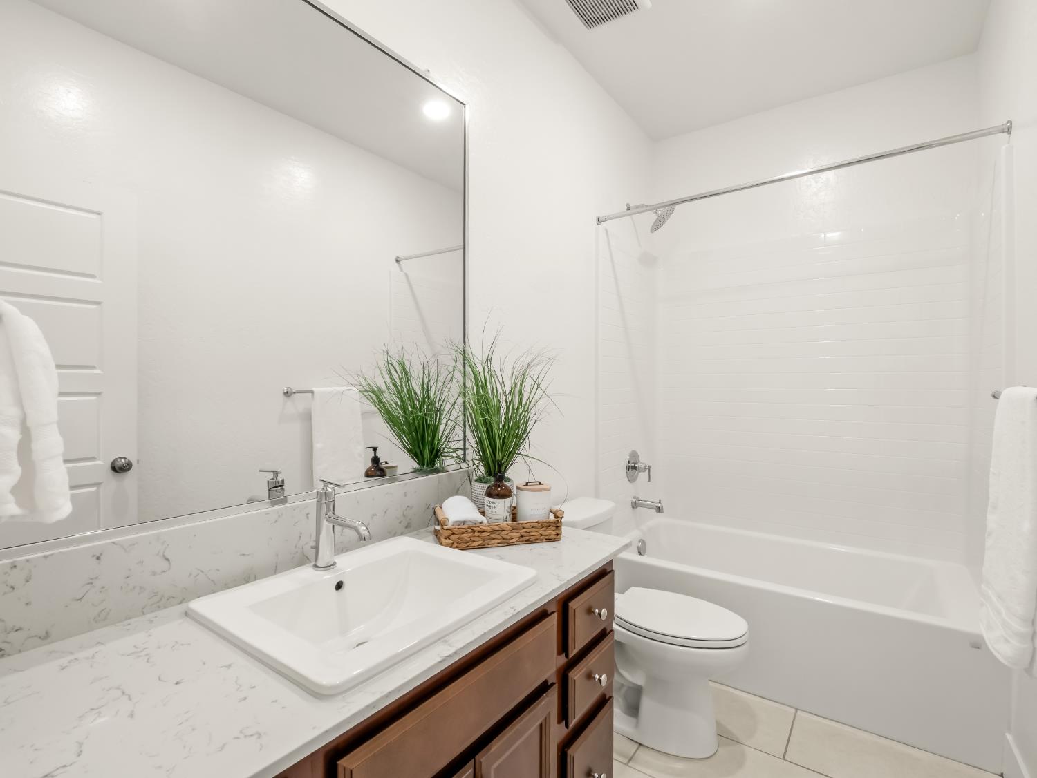 143 Timberline Way S, Madera, CA 93636