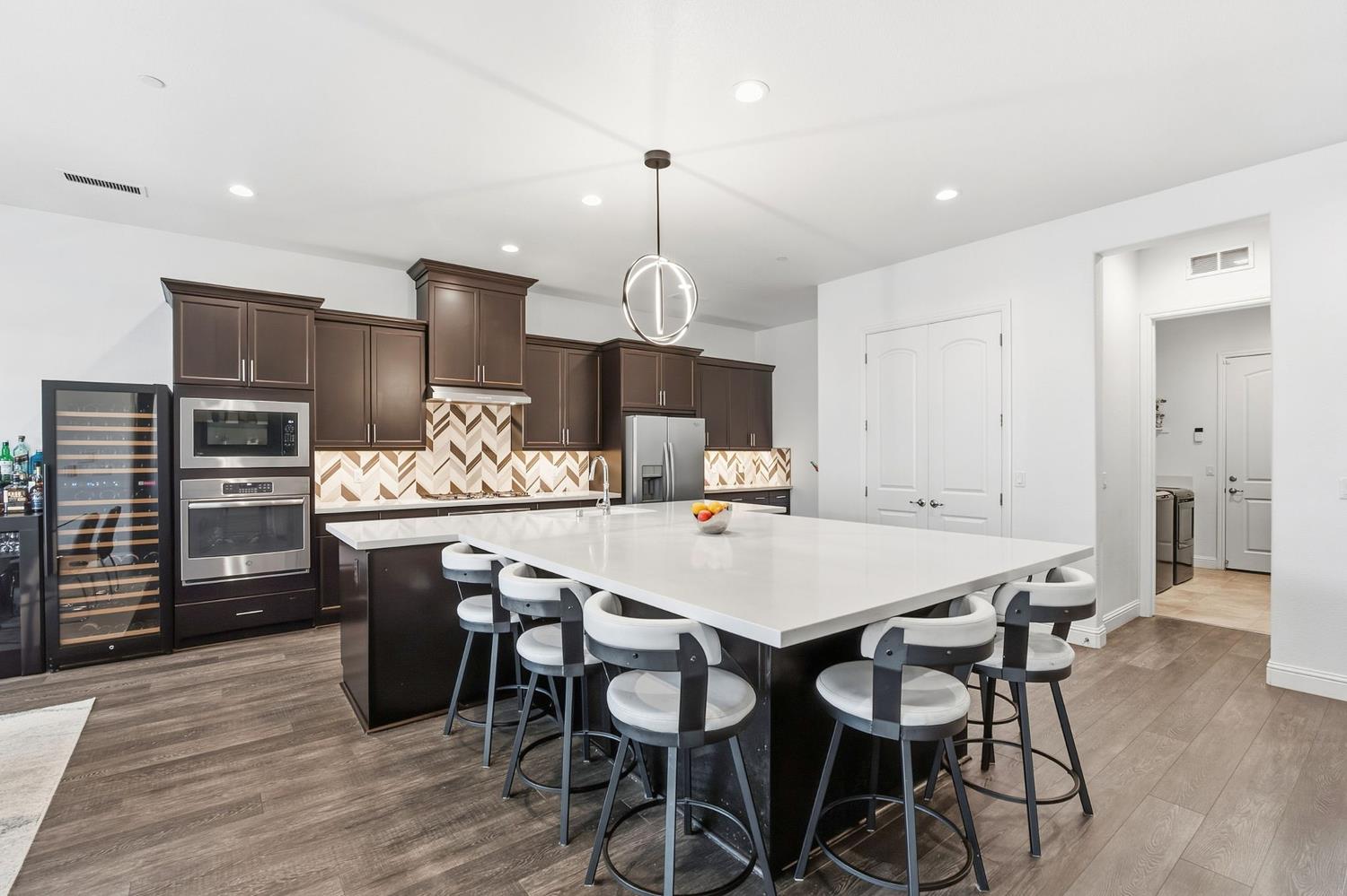 587 Spring St W, Madera, CA 93636