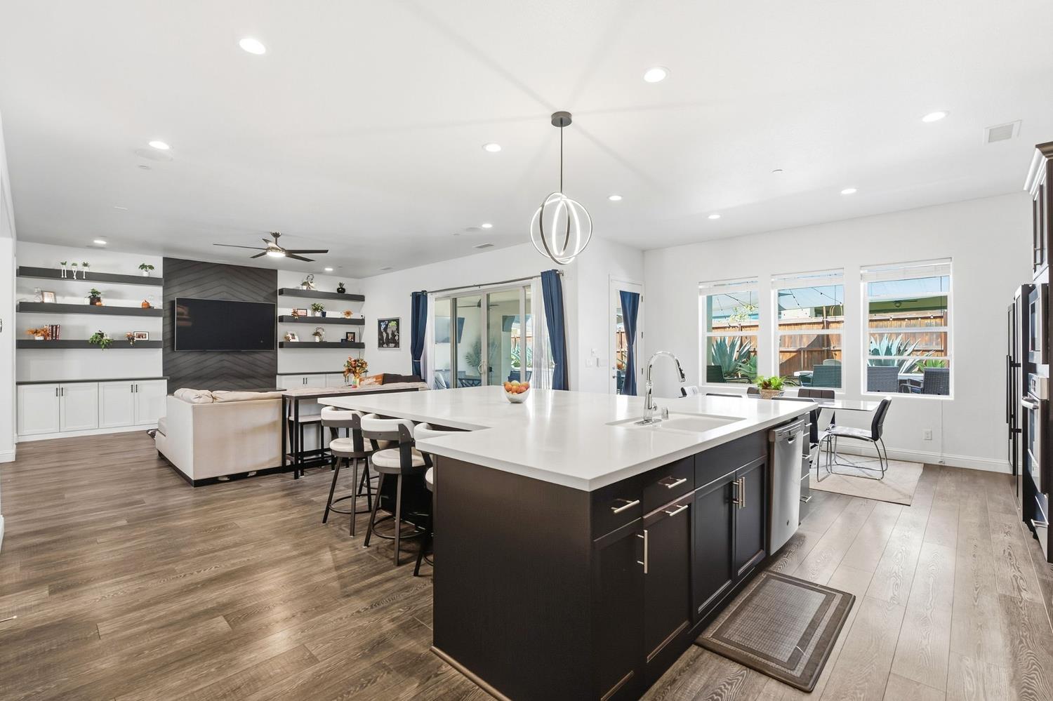 587 Spring St W, Madera, CA 93636