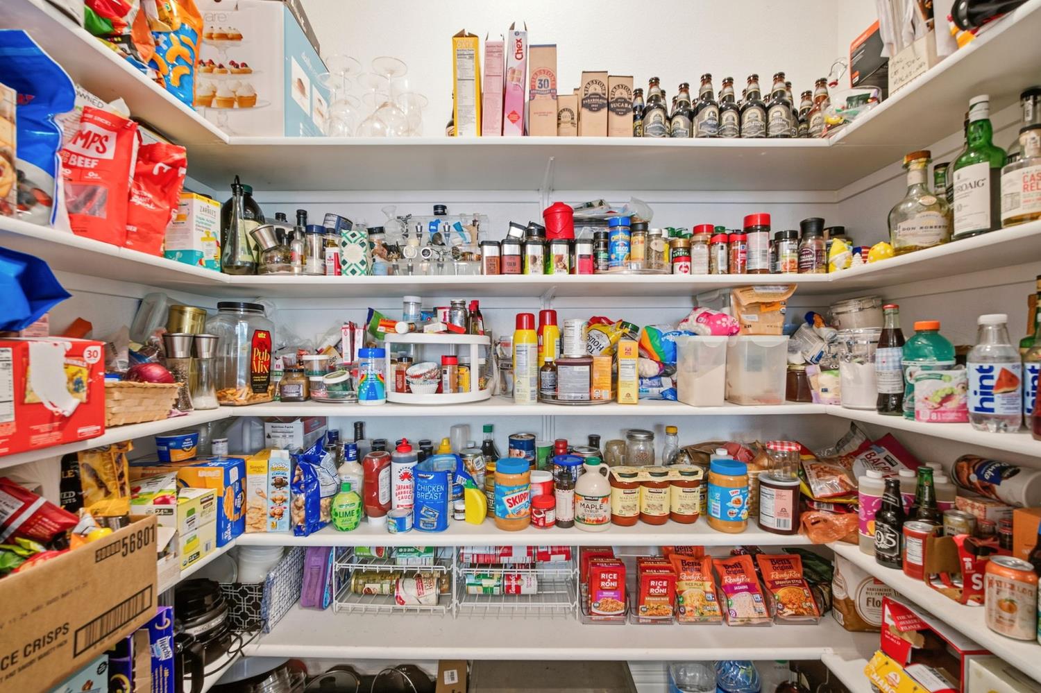 587 Spring St W, Madera, CA 93636