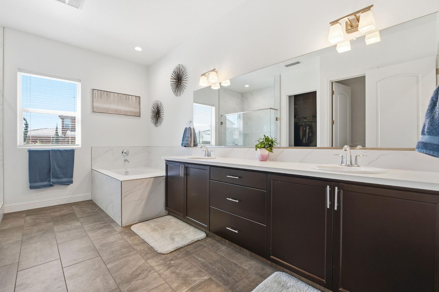 587 Spring St W, Madera, CA 93636