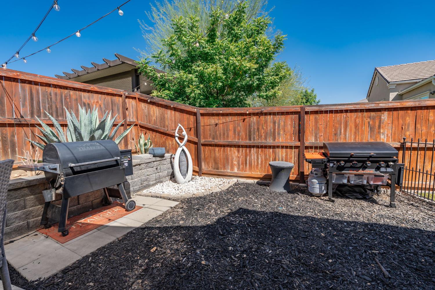 587 Spring St W, Madera, CA 93636