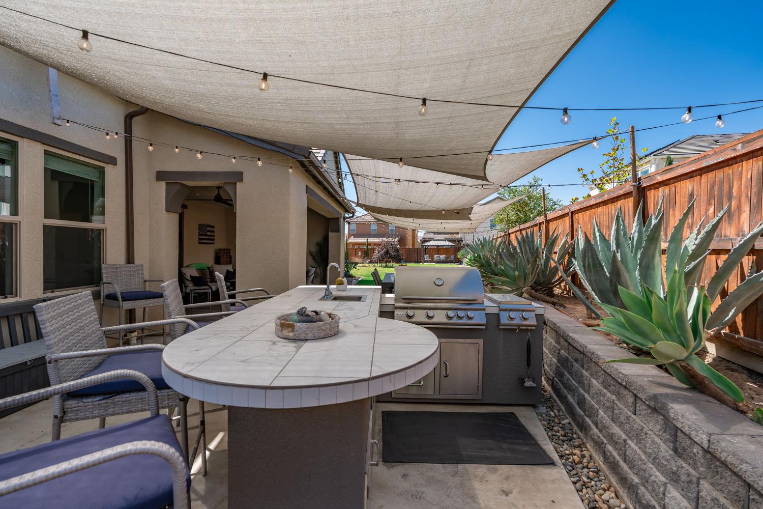 587 Spring St W, Madera, CA 93636