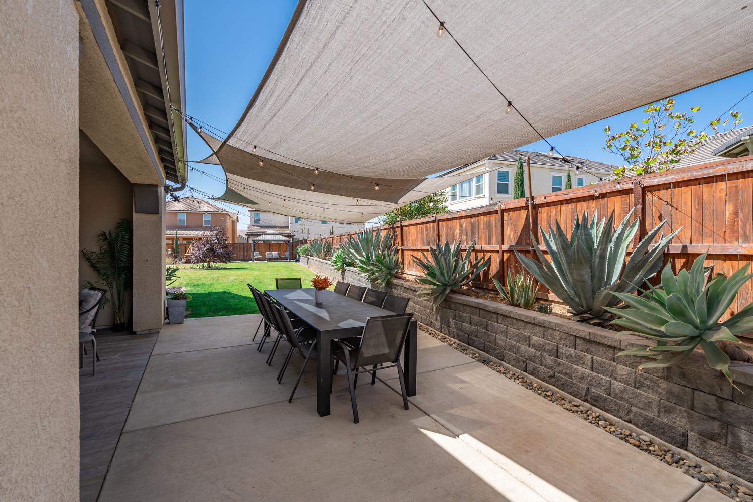 587 Spring St W, Madera, CA 93636