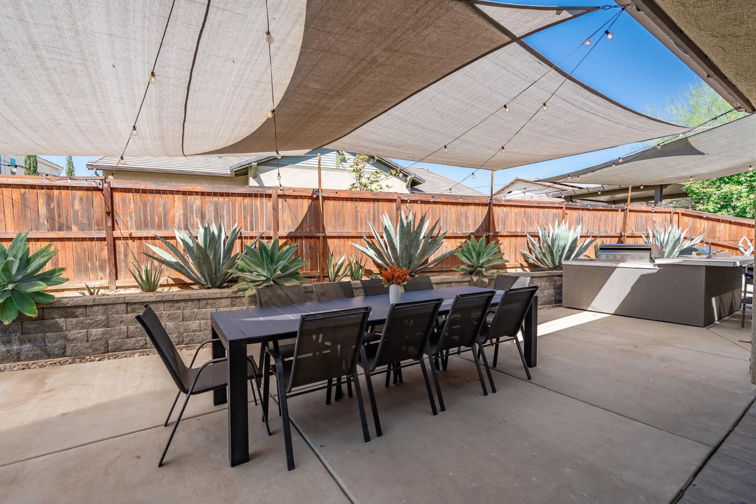 587 Spring St W, Madera, CA 93636