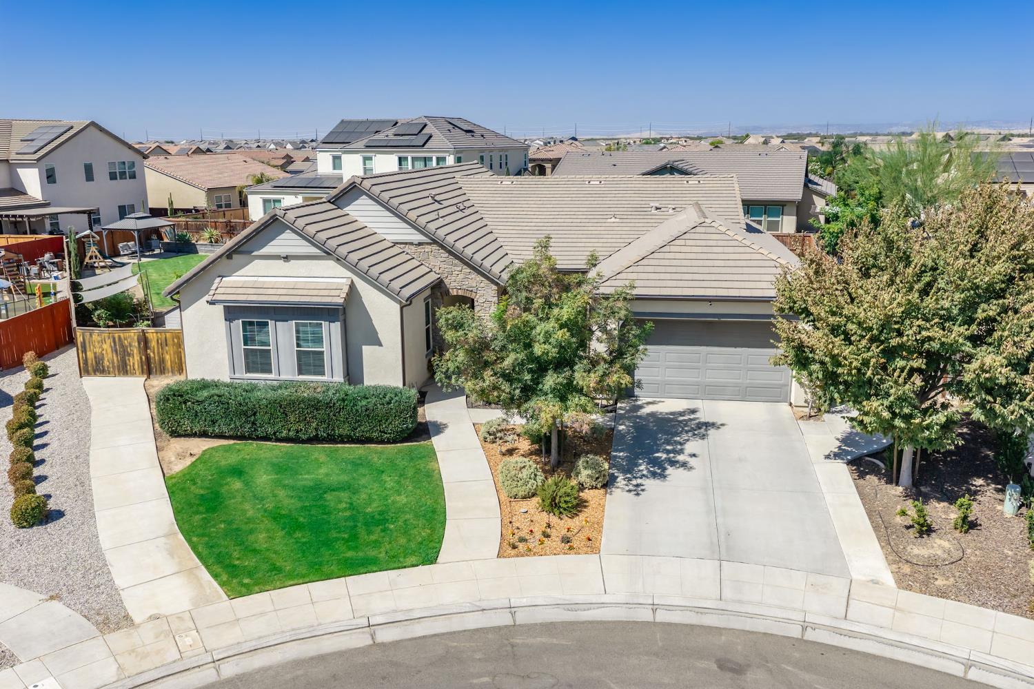 587 Spring St W, Madera, CA 93636