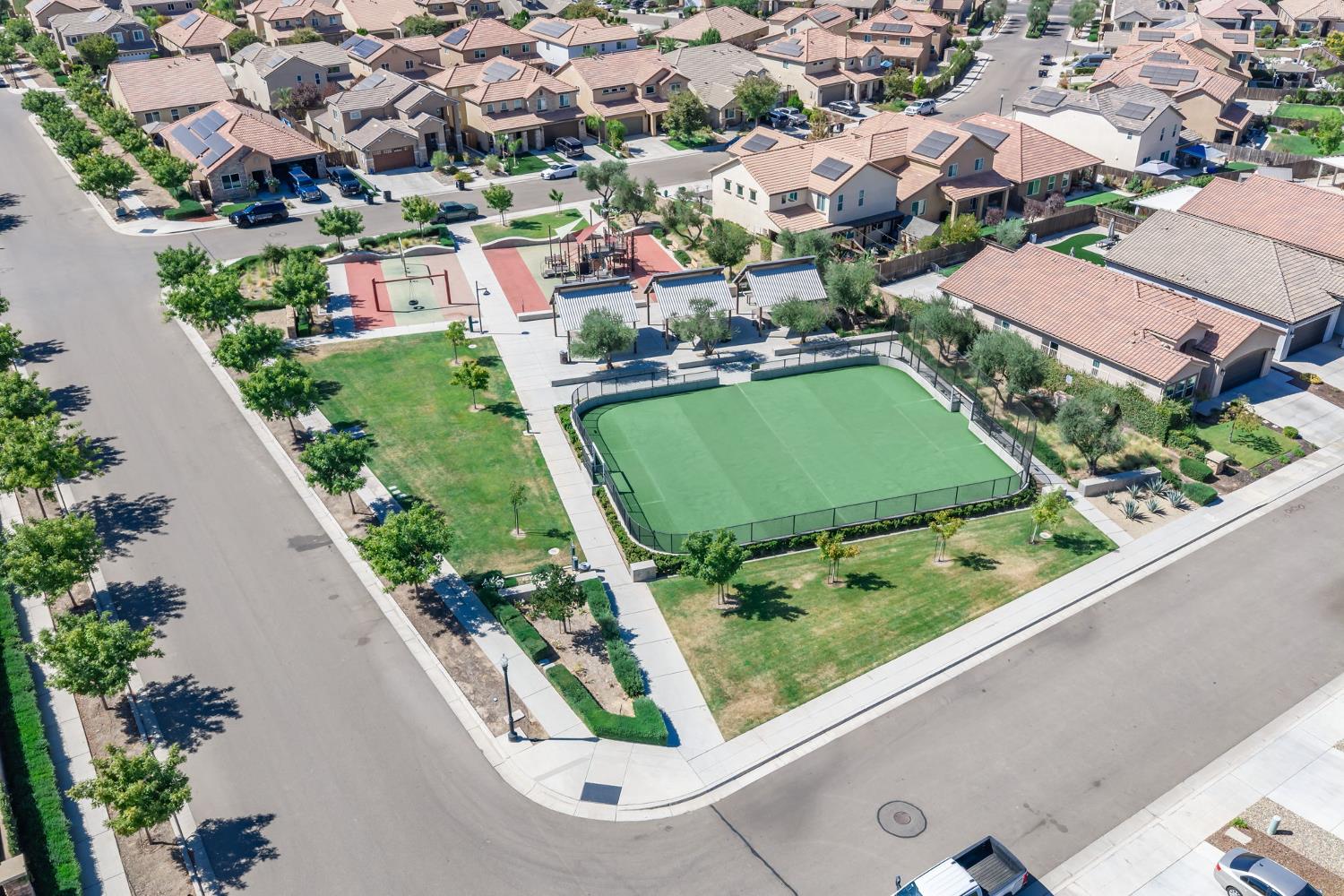 587 Spring St W, Madera, CA 93636