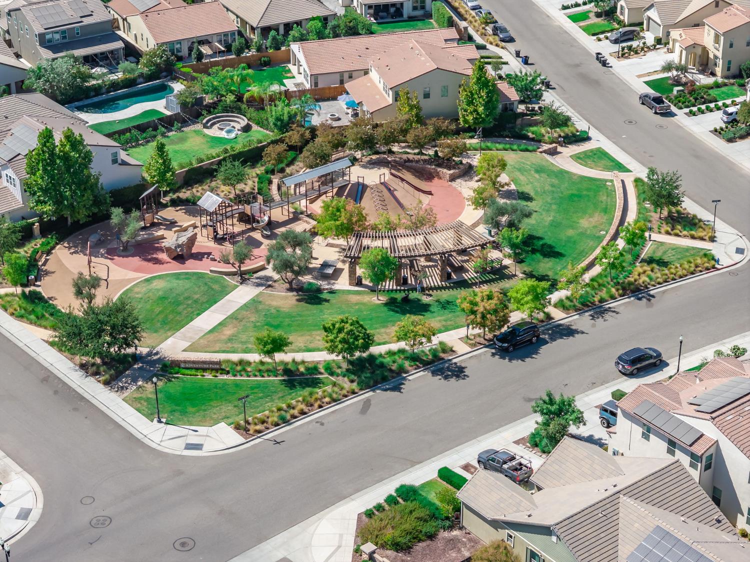 587 Spring St W, Madera, CA 93636