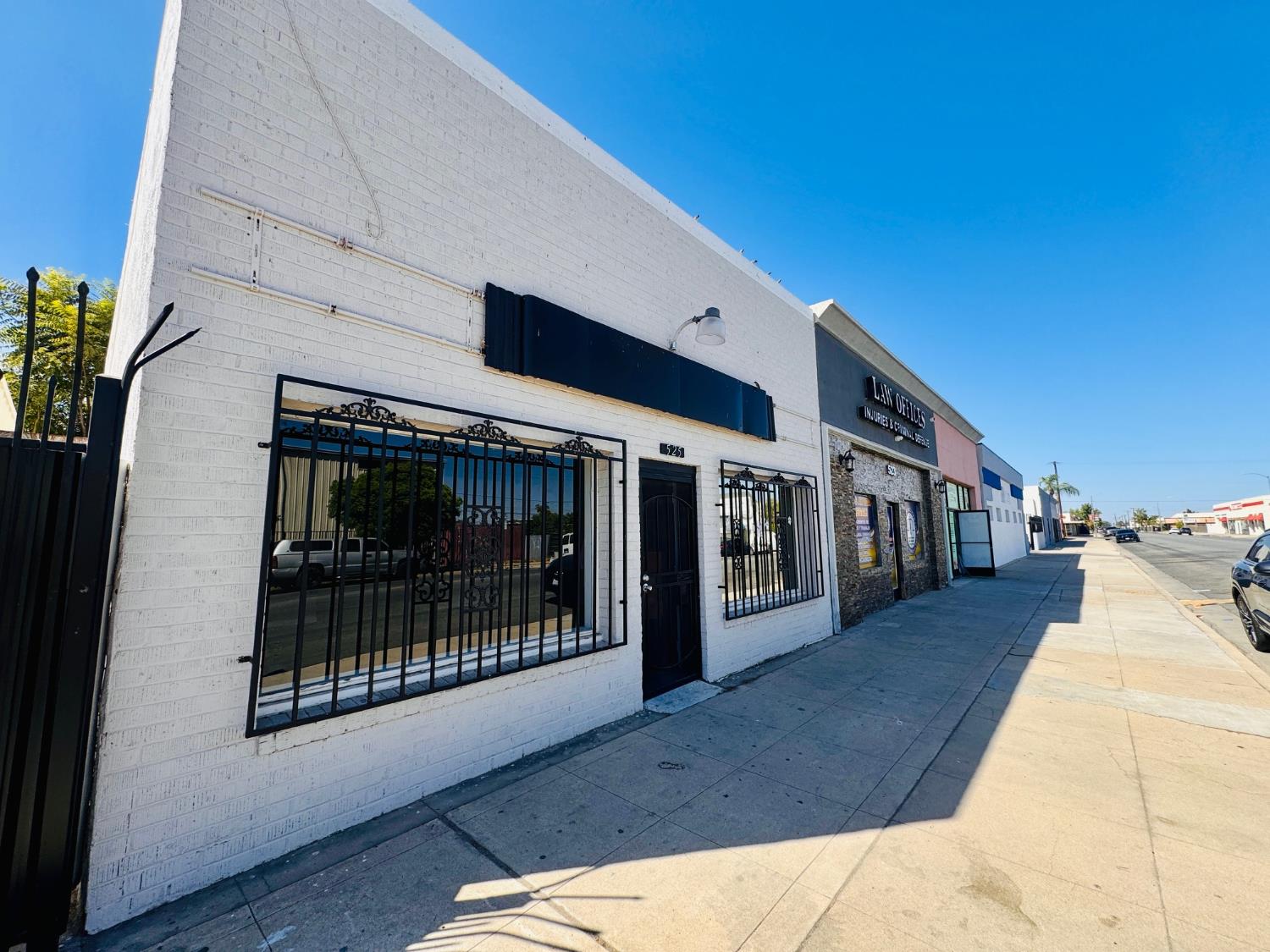 525 E 19th St, Bakersfield, CA 93305