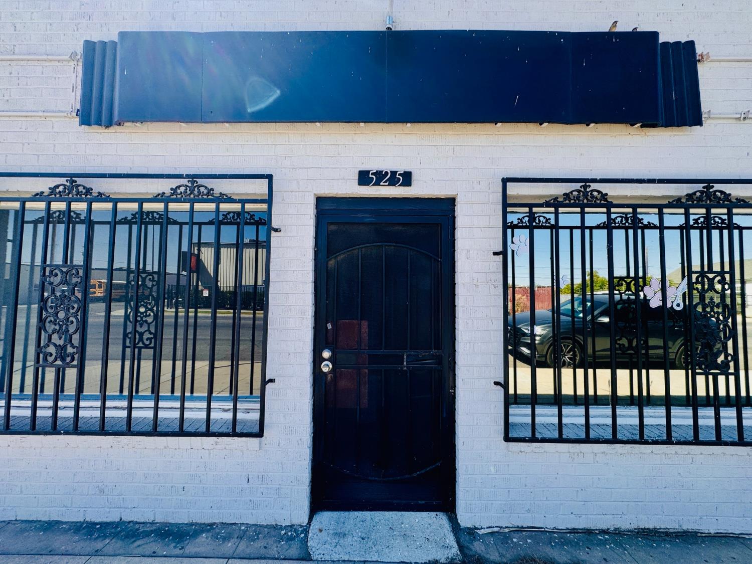 525 E 19th St, Bakersfield, CA 93305
