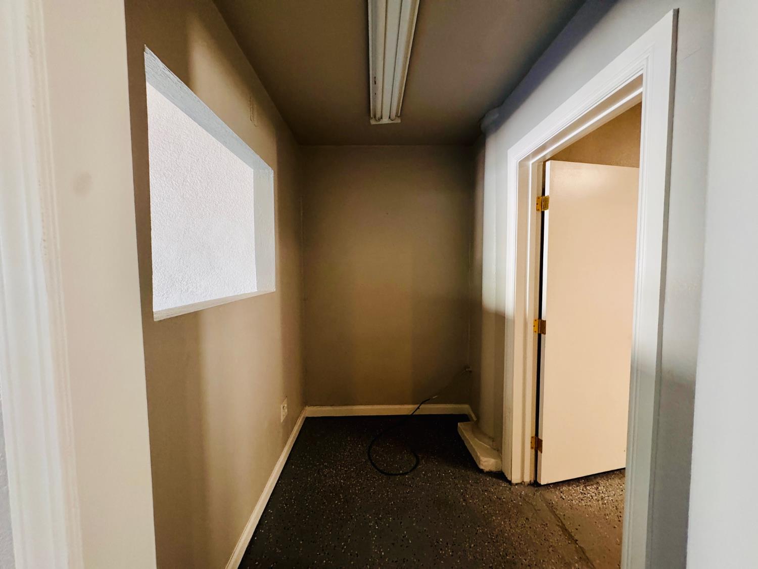 525 E 19th St, Bakersfield, CA 93305