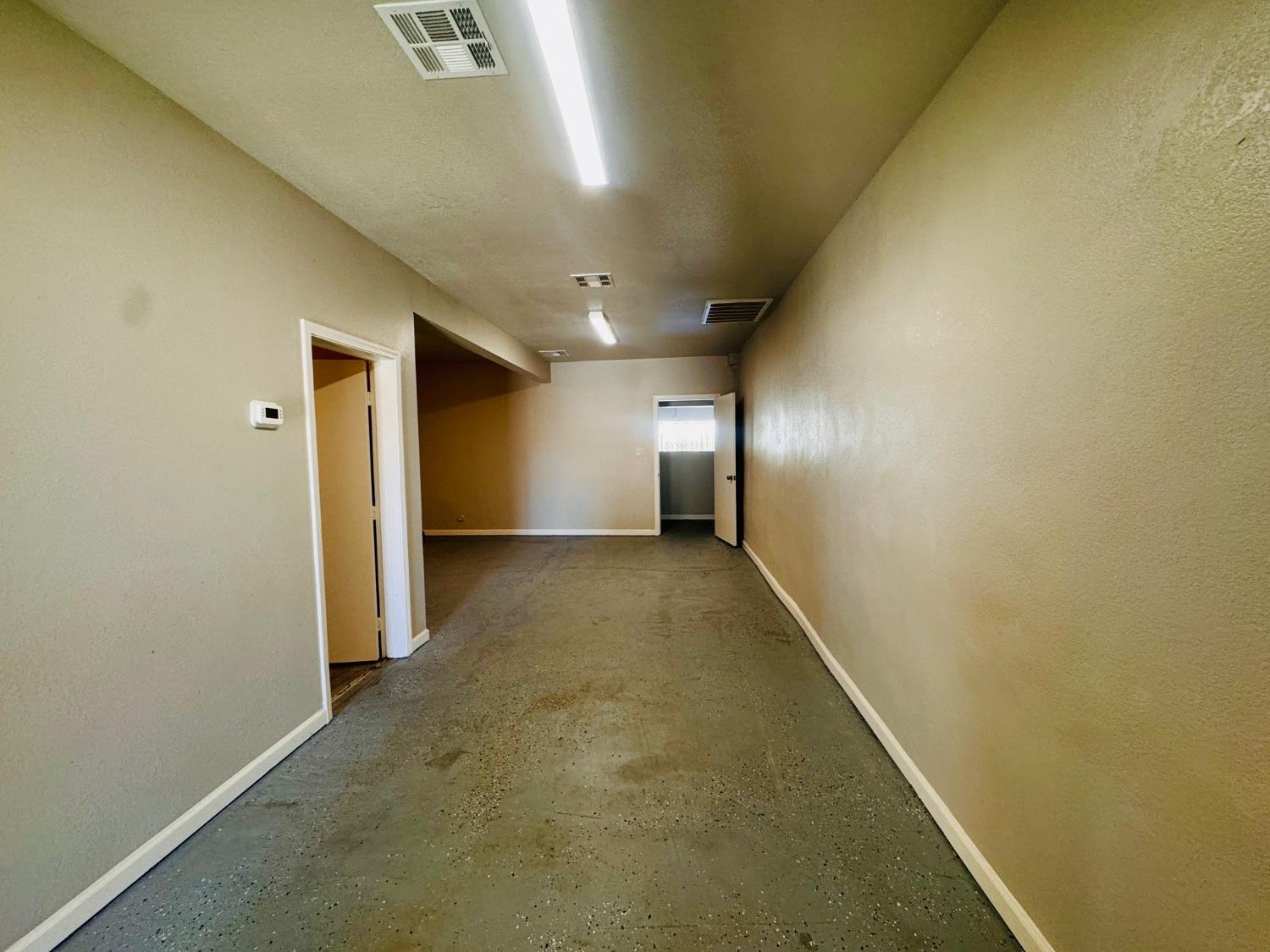 525 E 19th St, Bakersfield, CA 93305