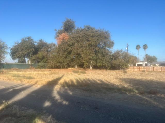 147 N St, Firebaugh, CA 93622
