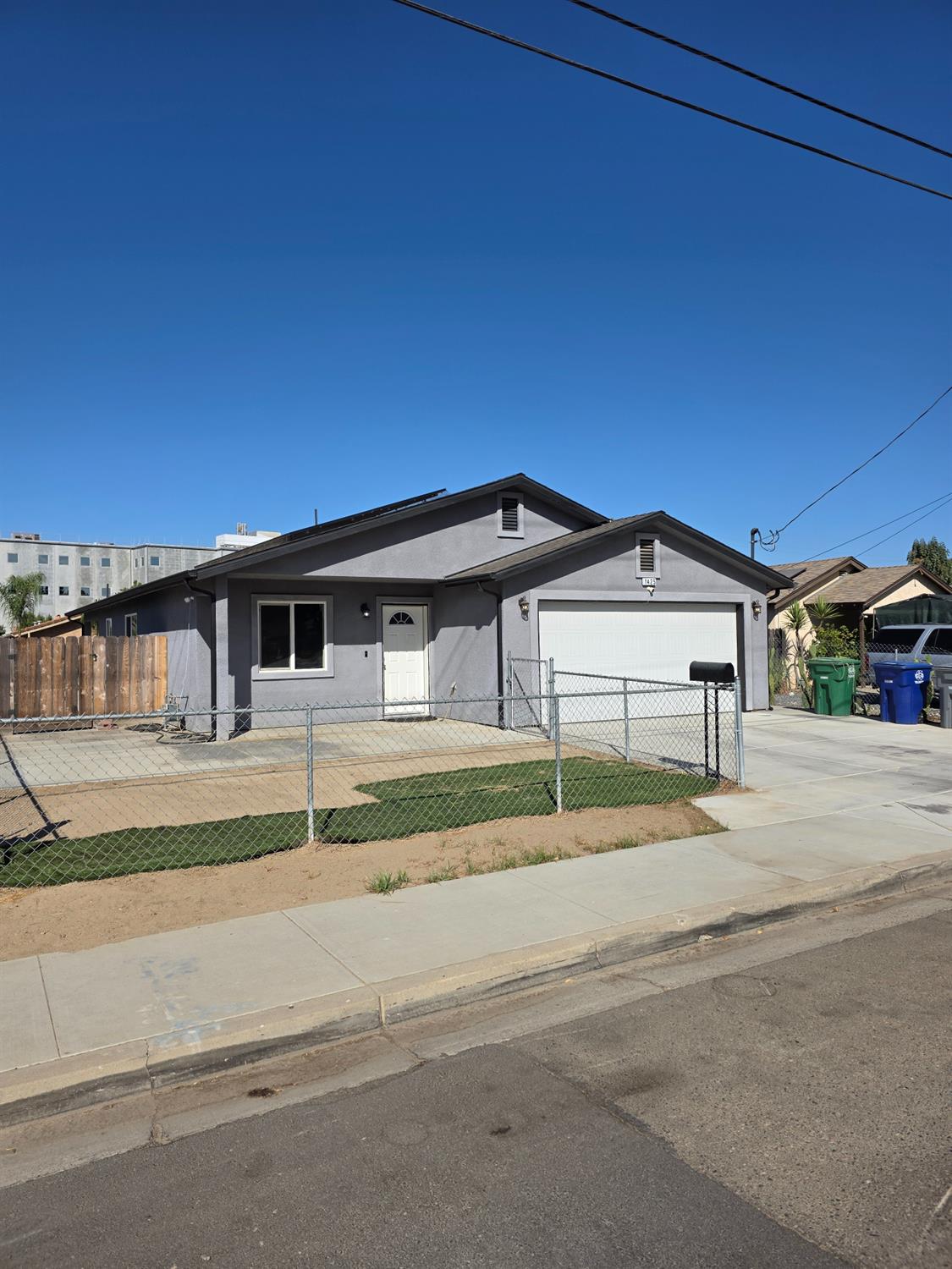 1425 J Street, Sanger, CA 93657
