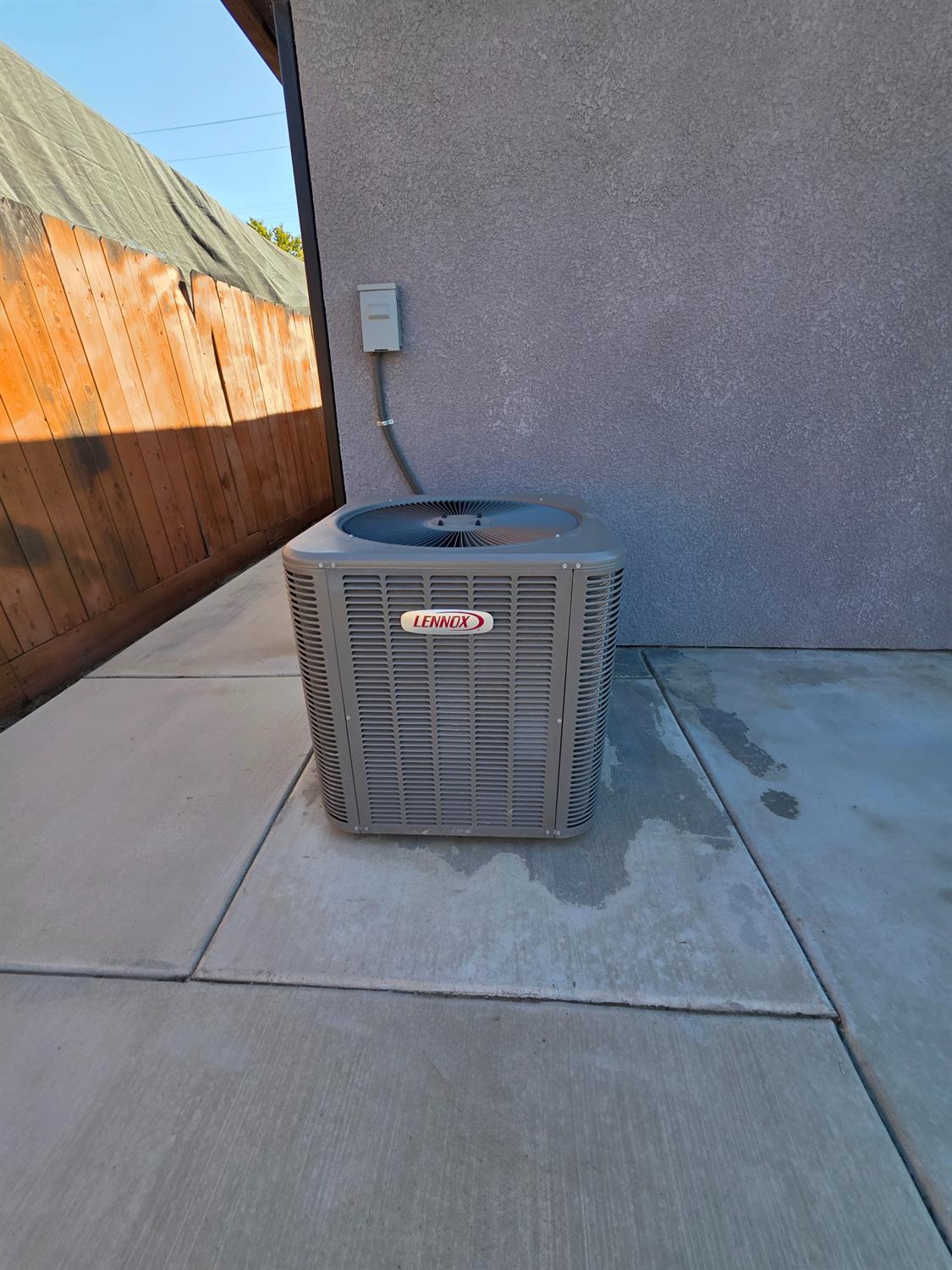 1425 J Street, Sanger, CA 93657