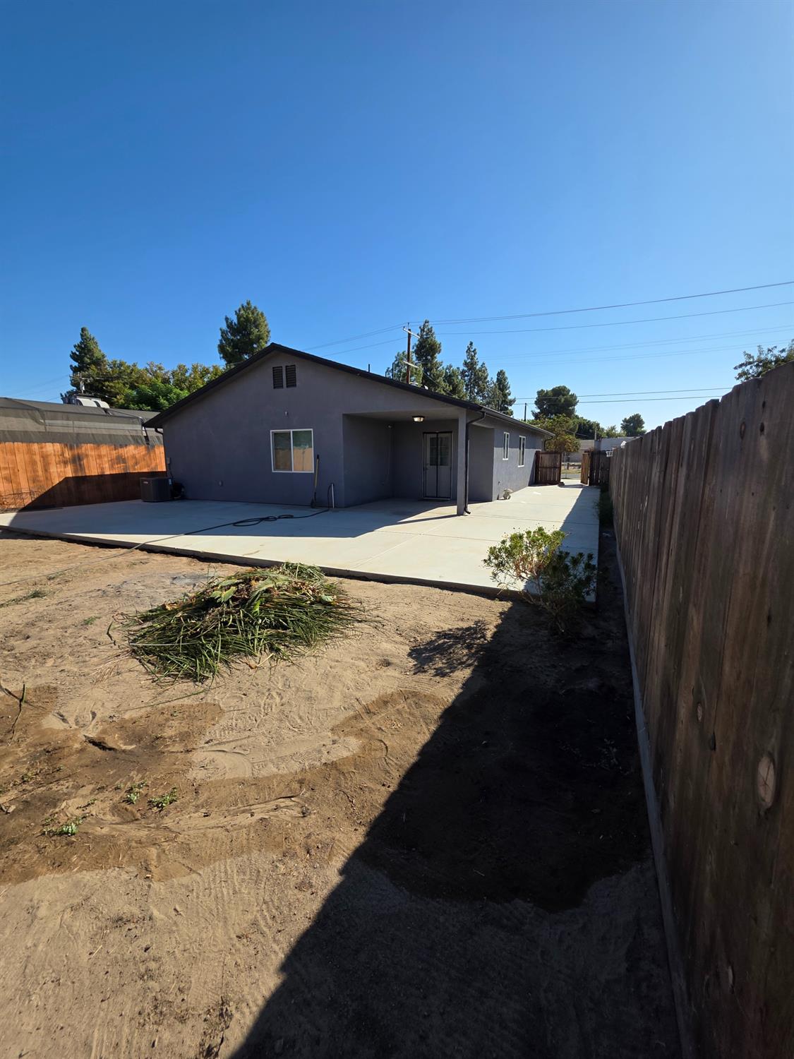 1425 J Street, Sanger, CA 93657