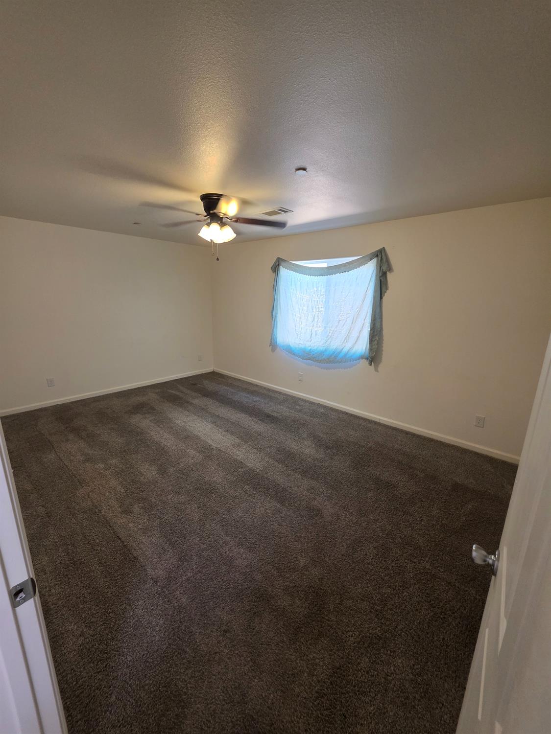 1425 J Street, Sanger, CA 93657