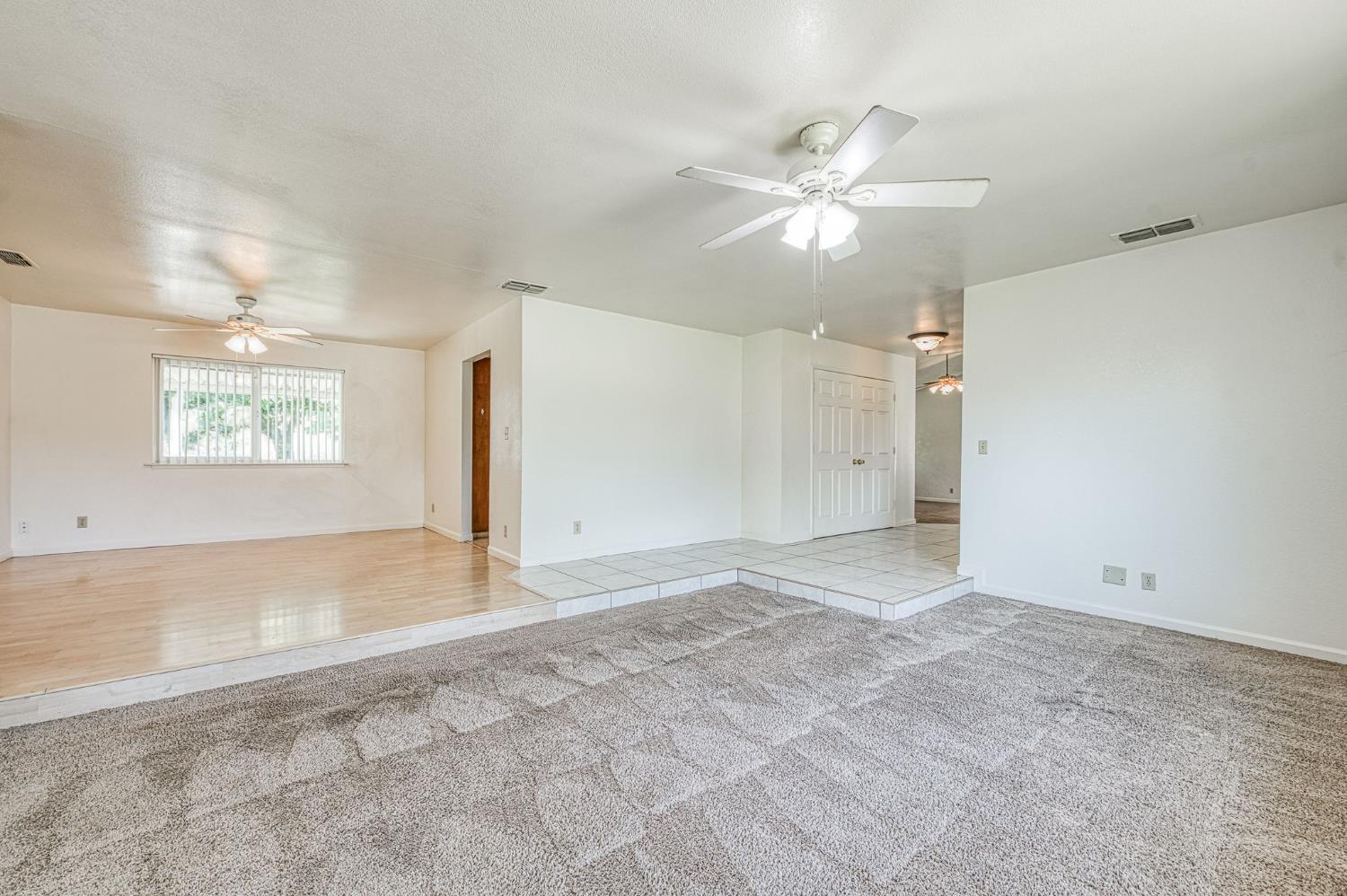 10763 E Ashlan Ave, Sanger, CA 93657