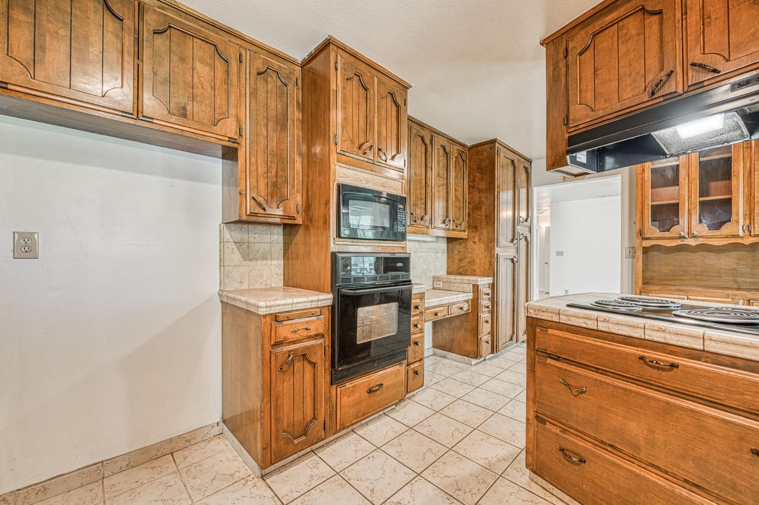 10763 E Ashlan Ave, Sanger, CA 93657