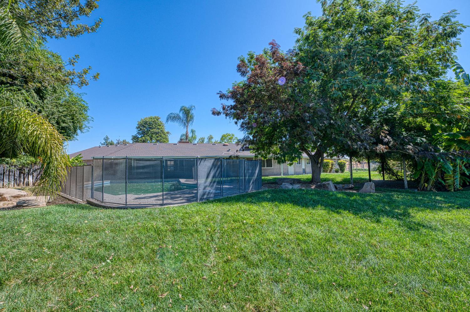 10763 E Ashlan Ave, Sanger, CA 93657