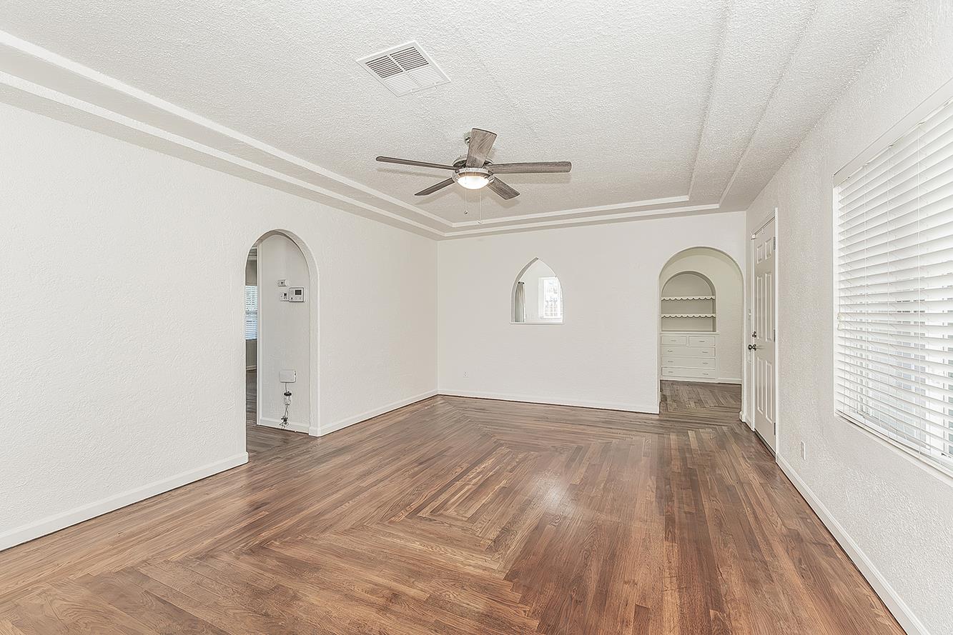 906 E Fountain Way, Fresno, CA 93704